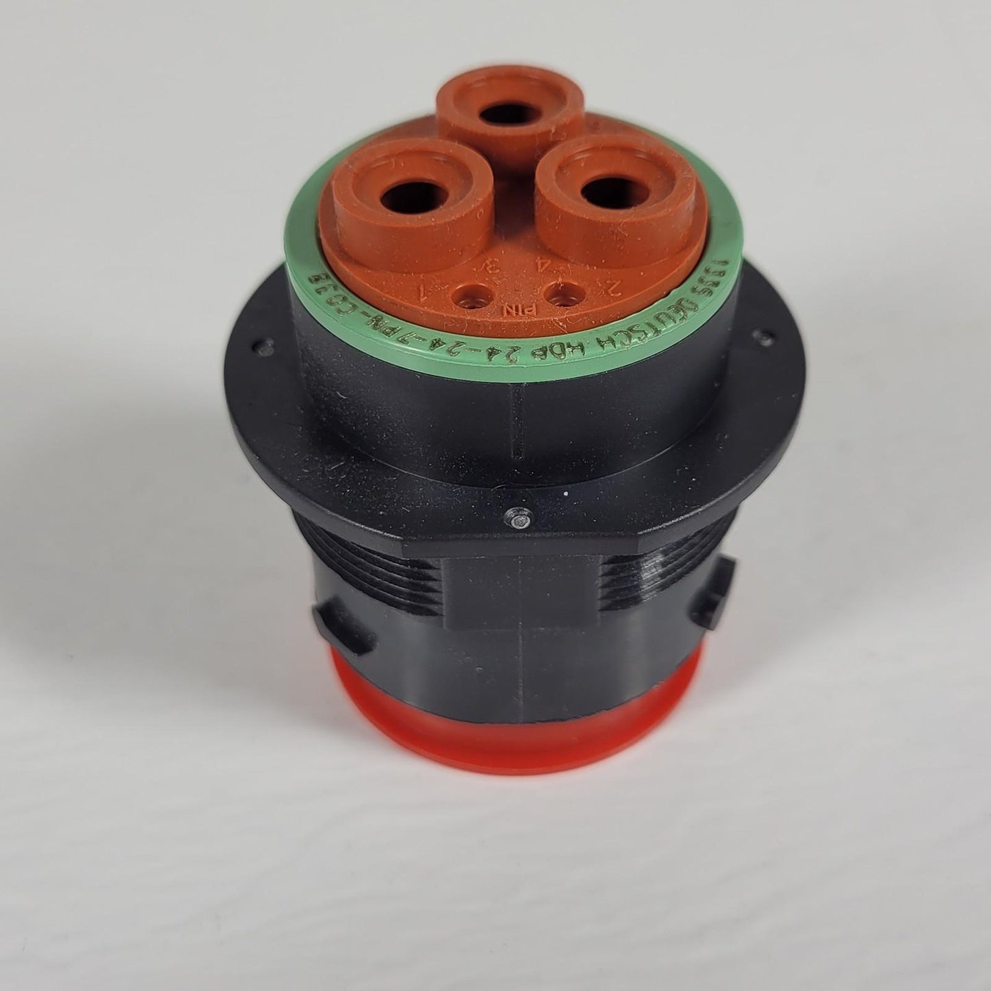 Deutsch Connector HDP24-24-7PN-C038 Automotive Housing Terminal 12 24 48 V