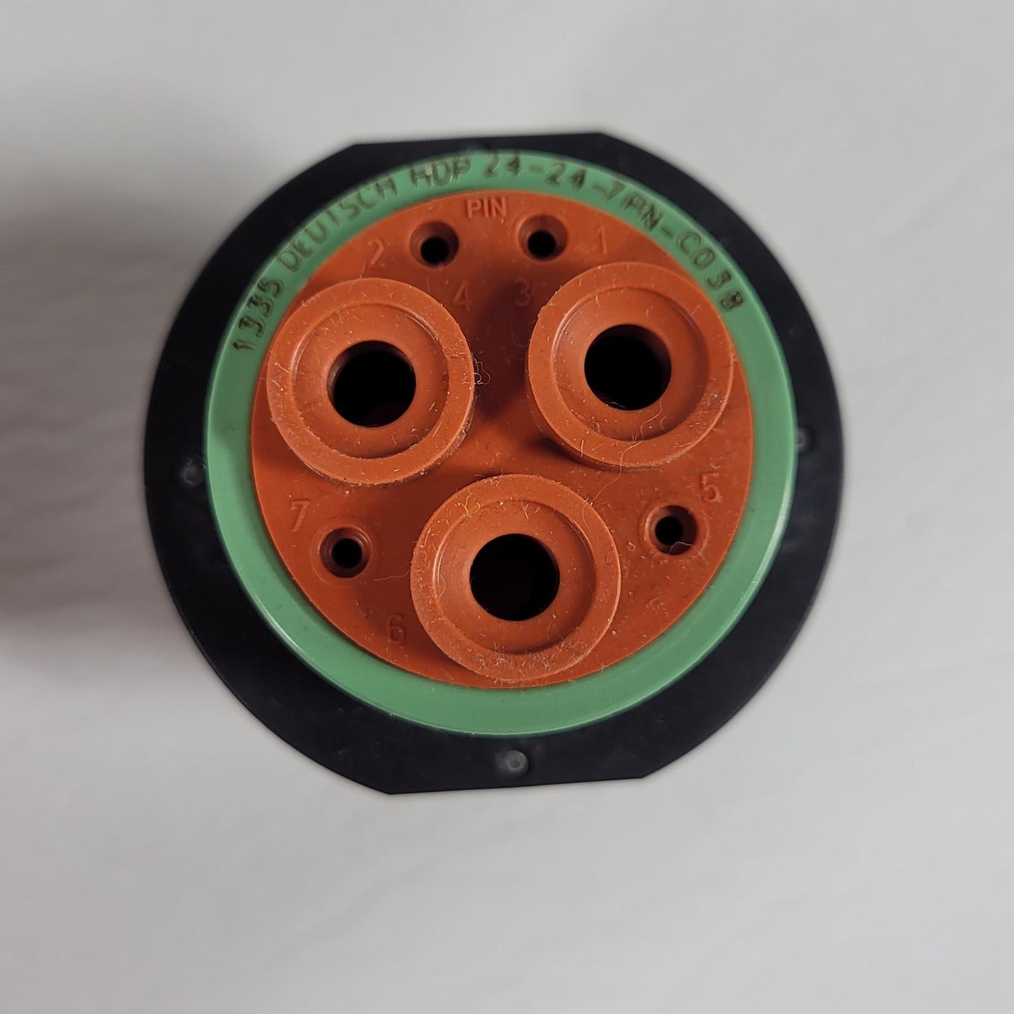 Deutsch Connector HDP24-24-7PN-C038 Automotive Housing Terminal 12 24 48 V