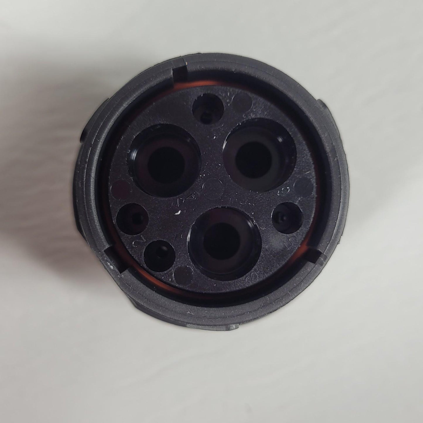 Deutsch Connector HDP24-24-7PN-C038 Automotive Housing Terminal 12 24 48 V