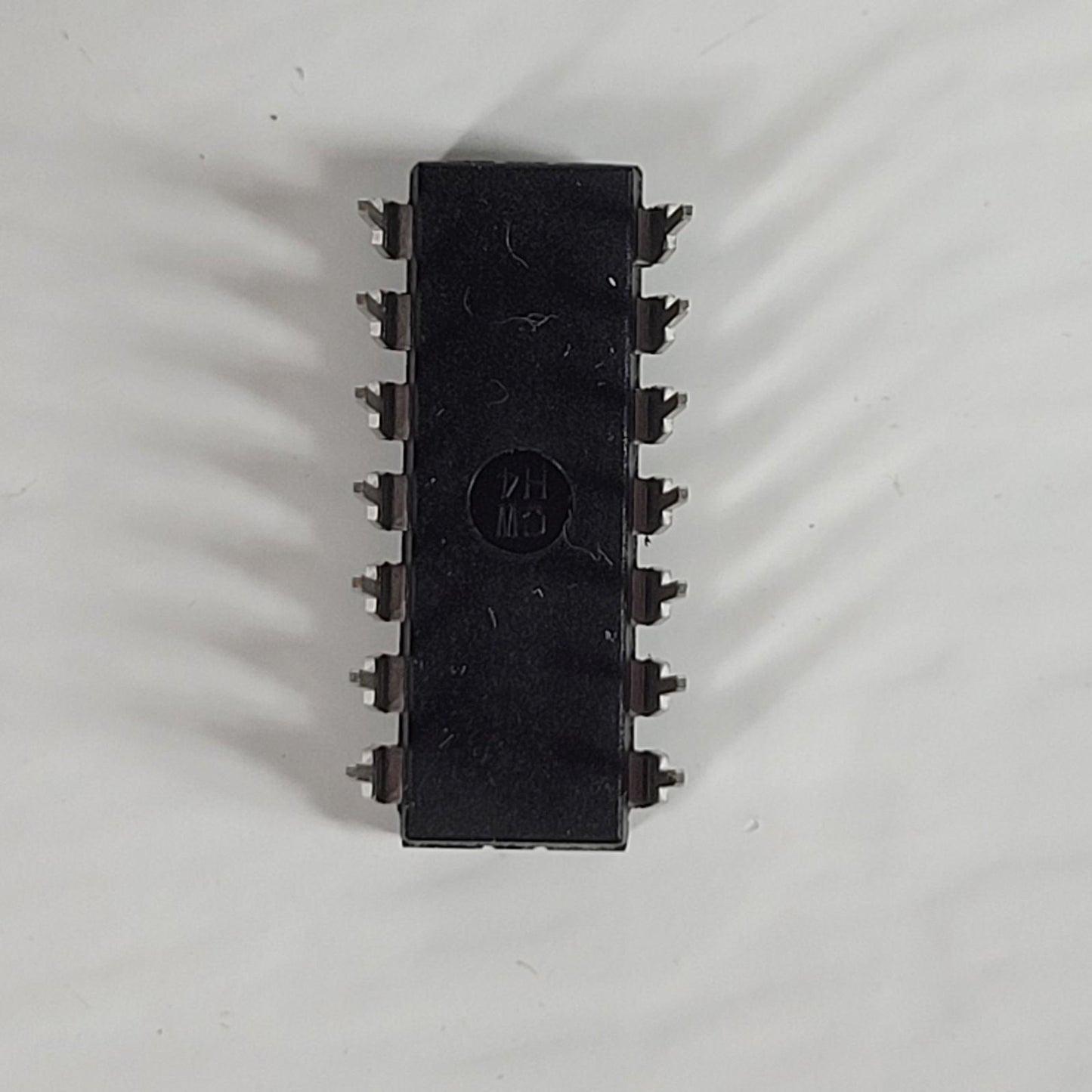 10 Pieces ON SEMICONDUCTOR CD4070BCN / CD4070 BCN IC GATE XOR 4CH 2-INP 14MDIP