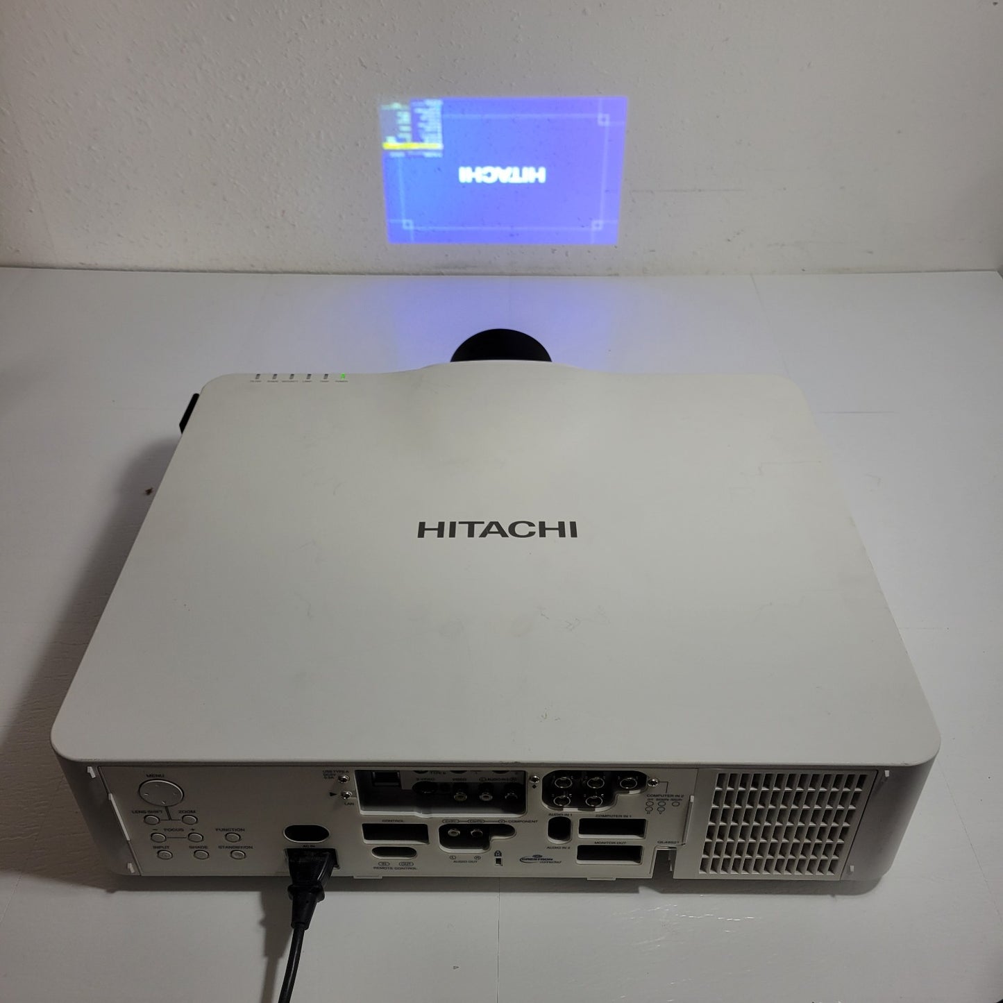 Tested Works Hitachi CP-WU8440 4200 Lumens 3LCD WUXGA Projector 2508 Lamp Hours