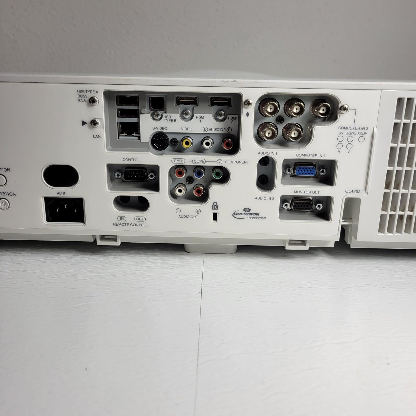 Tested Works Hitachi CP-WU8440 4200 Lumens 3LCD WUXGA Projector 2508 Lamp Hours