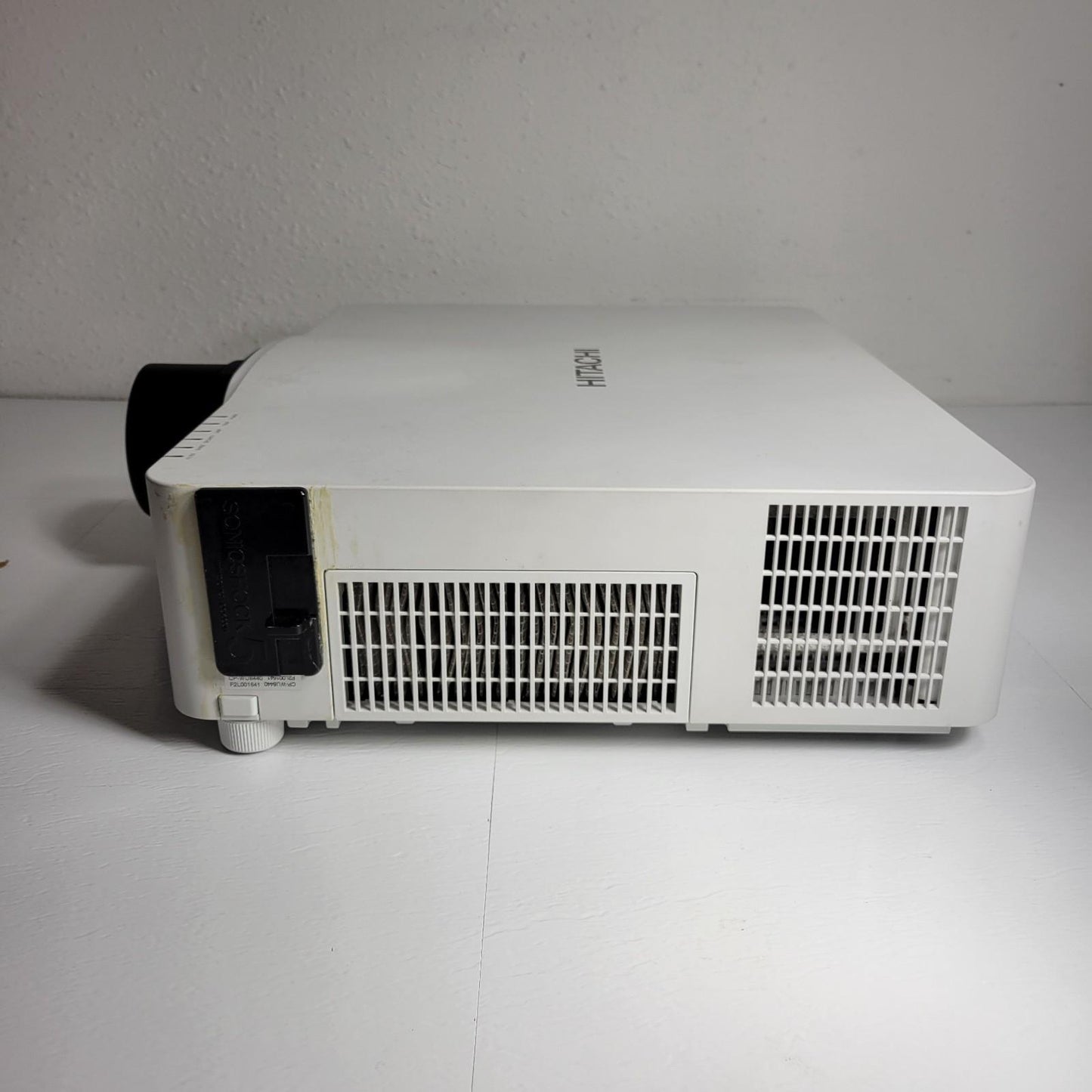 Tested Works Hitachi CP-WU8440 4200 Lumens 3LCD WUXGA Projector 2508 Lamp Hours