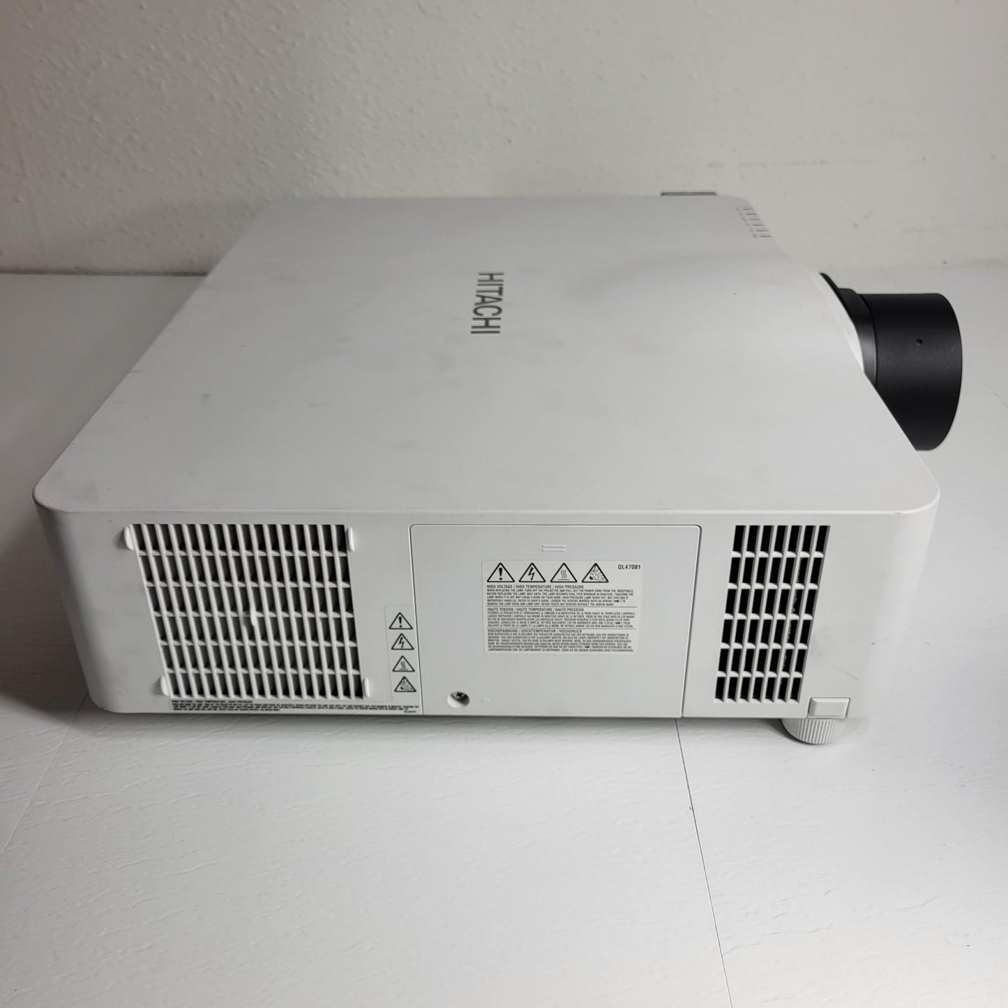 Tested Works Hitachi CP-WU8440 4200 Lumens 3LCD WUXGA Projector 9841 Lamp Hours