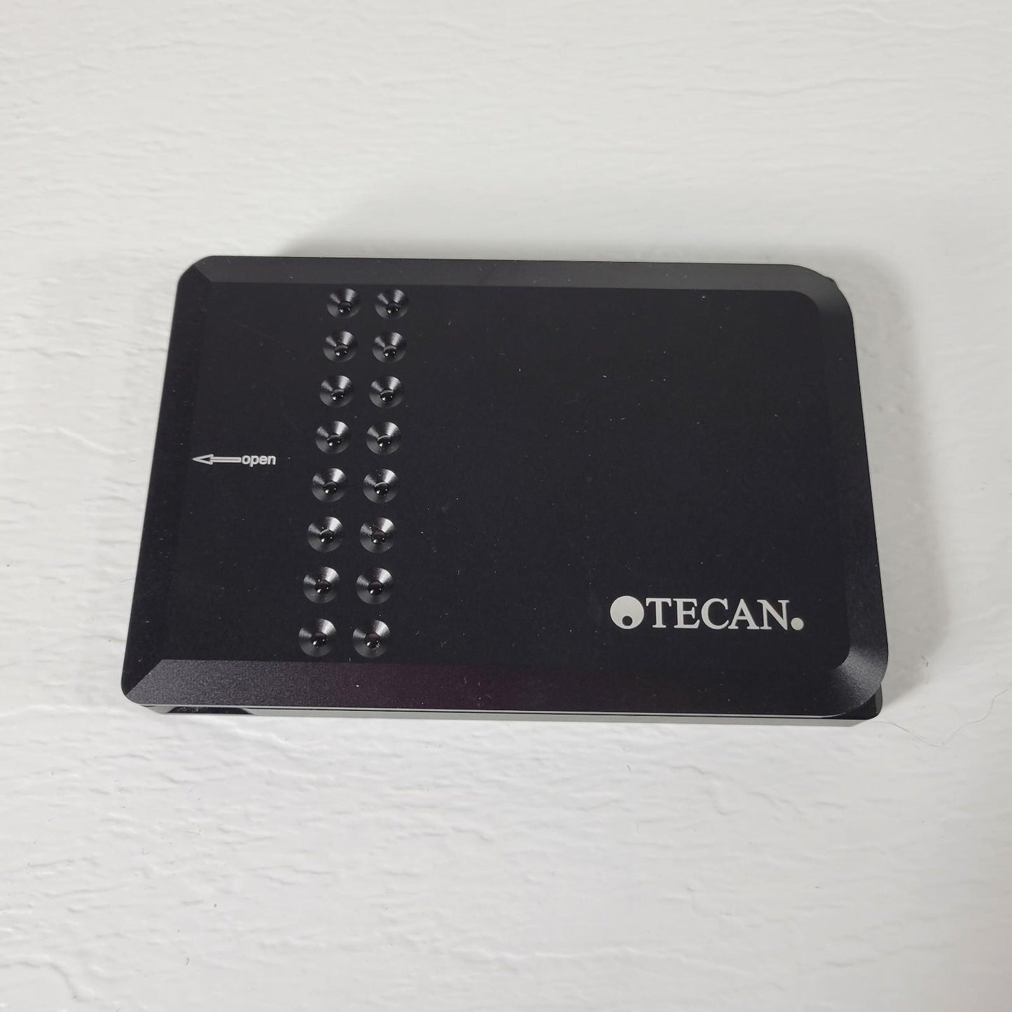 Tecan NanoQuant Plate and Hardcase 16 Sample Quartz Lens 230-1000nm 2uL Volume