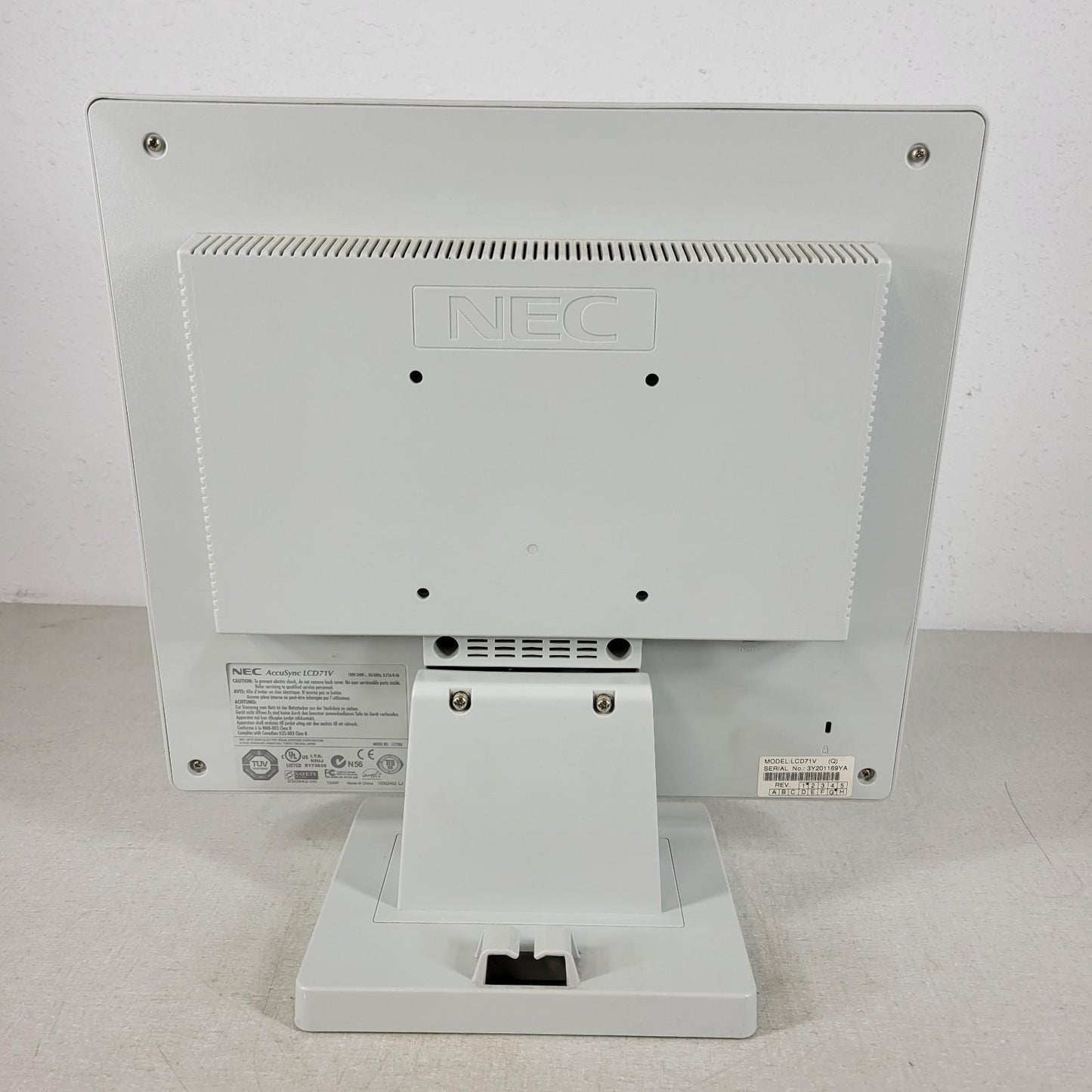 Vintage NEC L172R6 AccuSync LCD71V Monitor Aspect Ratio 4:3 Resolution 1280x1024