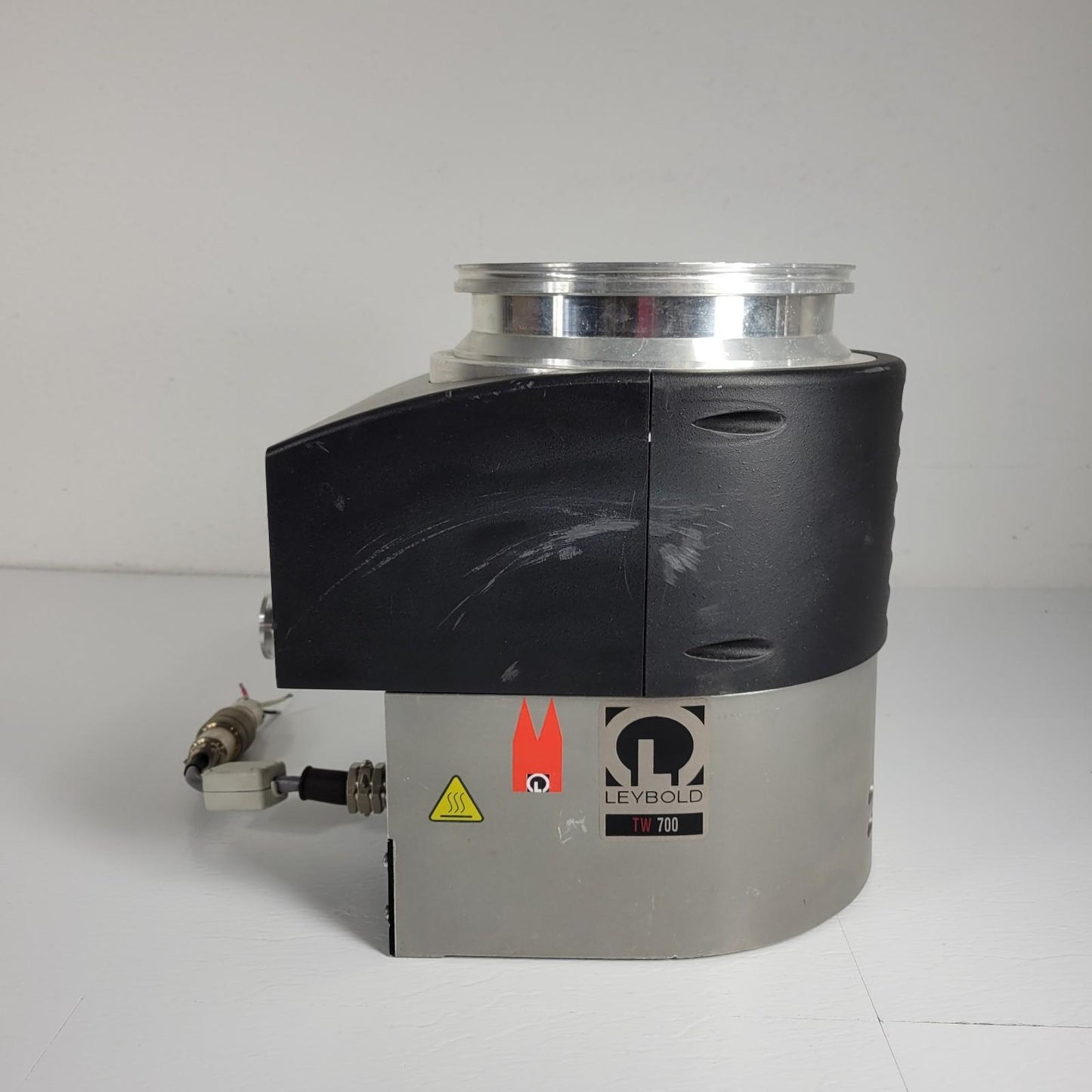 TESTED to 8E-7 Torr: Leybold Vacuum TurboVac TW700L-TDL Wide Range Turbo Drive