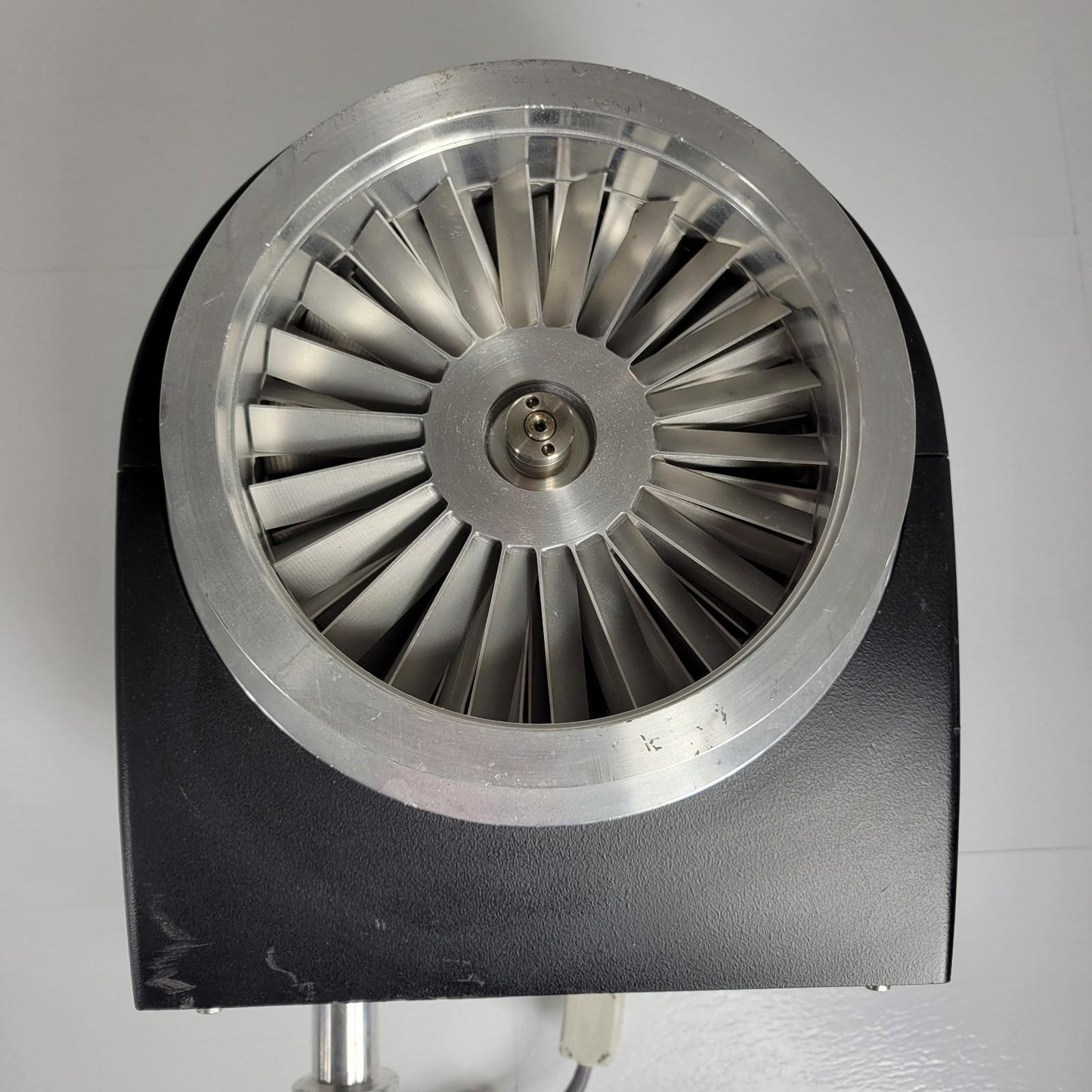 TESTED to 8E-7 Torr: Leybold Vacuum TurboVac TW700L-TDL Wide Range Turbo Drive