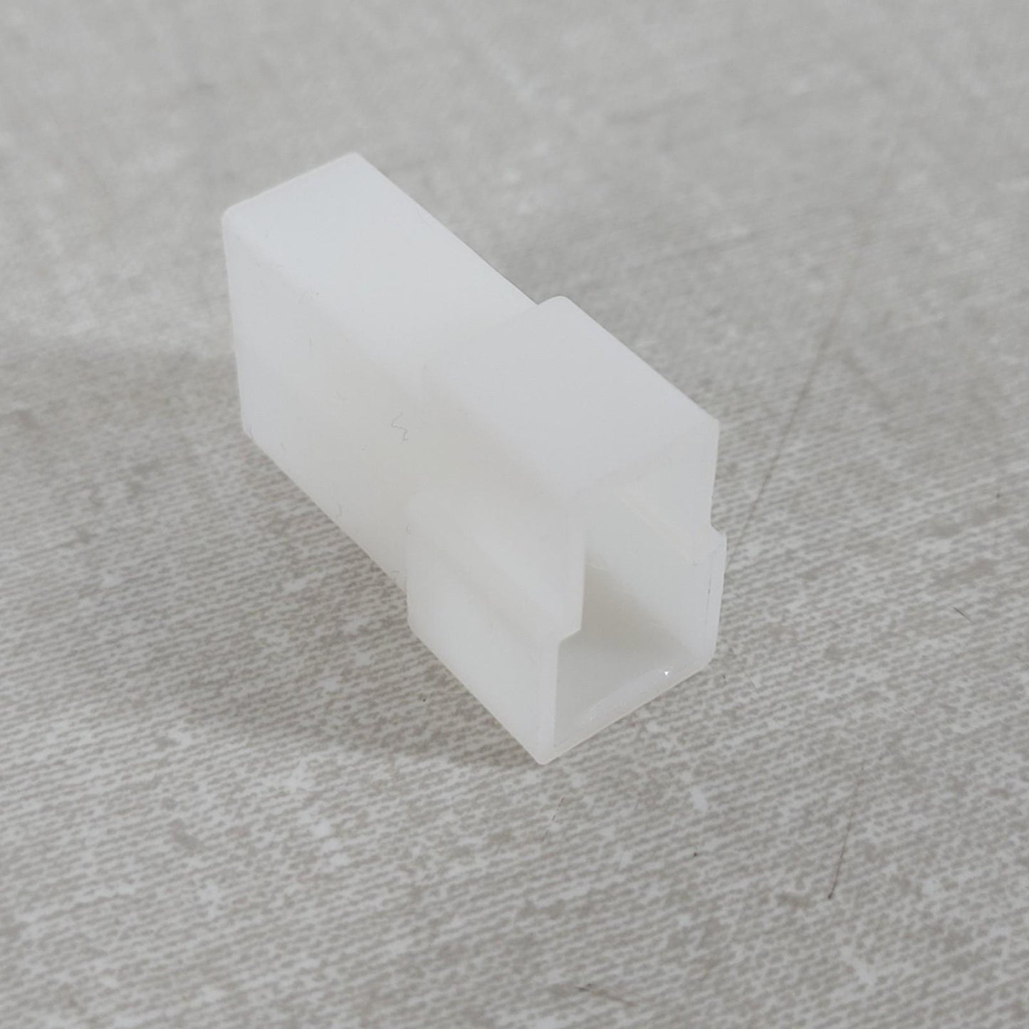 Lot of 100- TE Connectivity 180908 2-Position FASTON Housing 0.250" 6.35mm Nylon