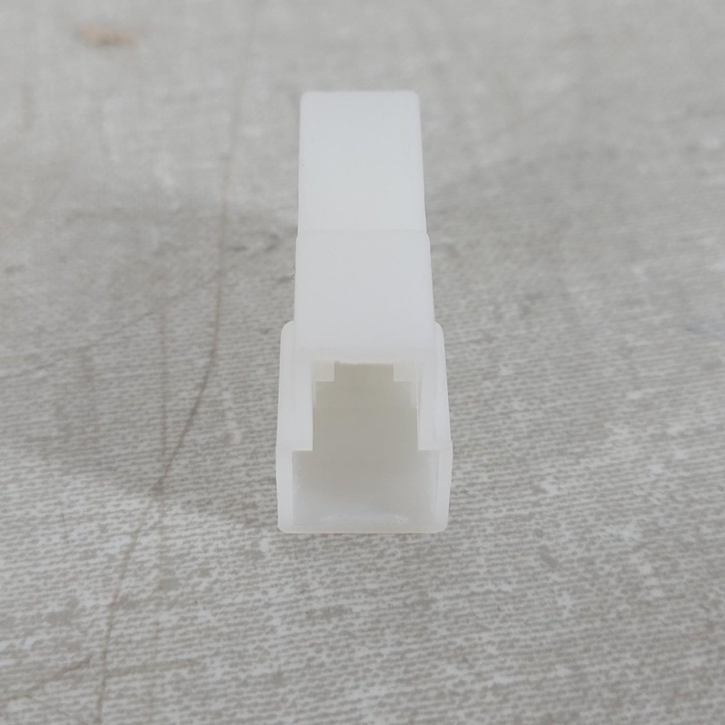 Lot of 100- TE Connectivity 180908 2-Position FASTON Housing 0.250" 6.35mm Nylon
