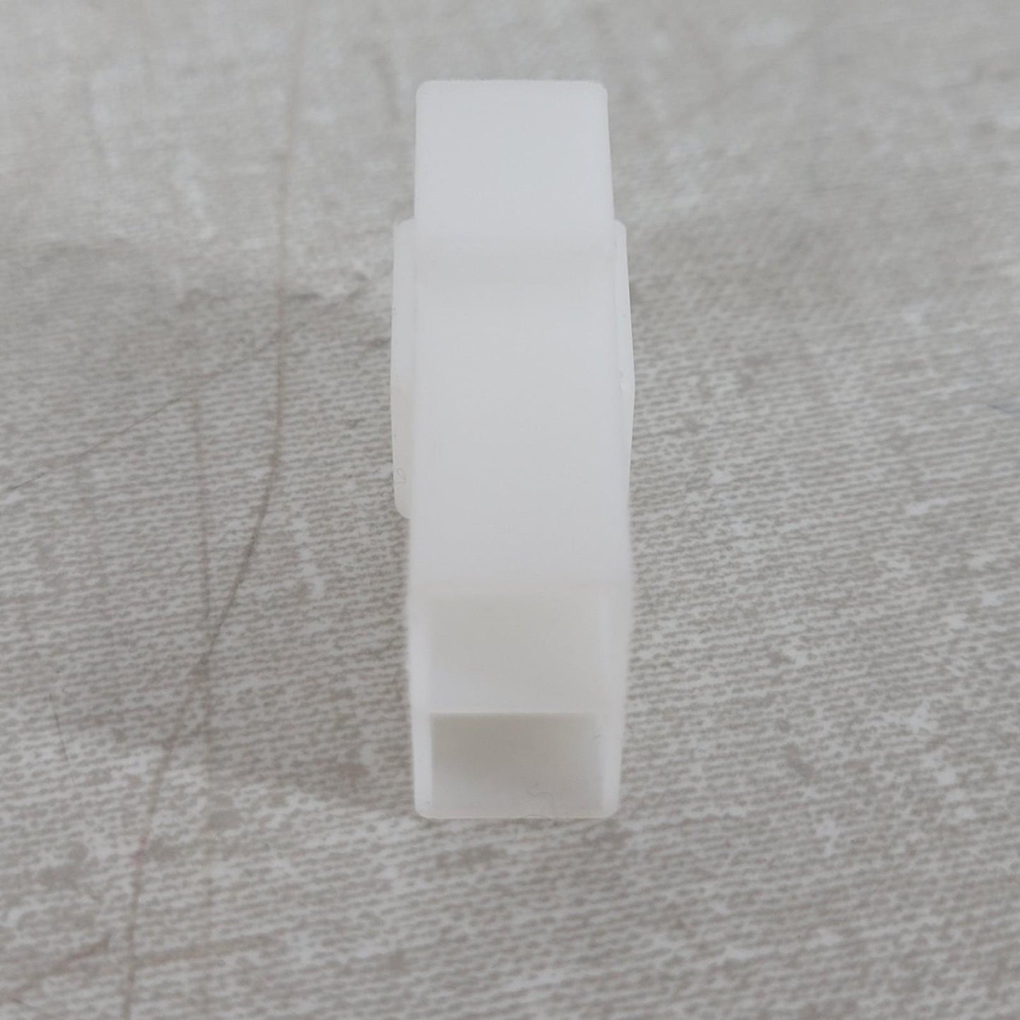 Lot of 100- TE Connectivity 180908 2-Position FASTON Housing 0.250" 6.35mm Nylon