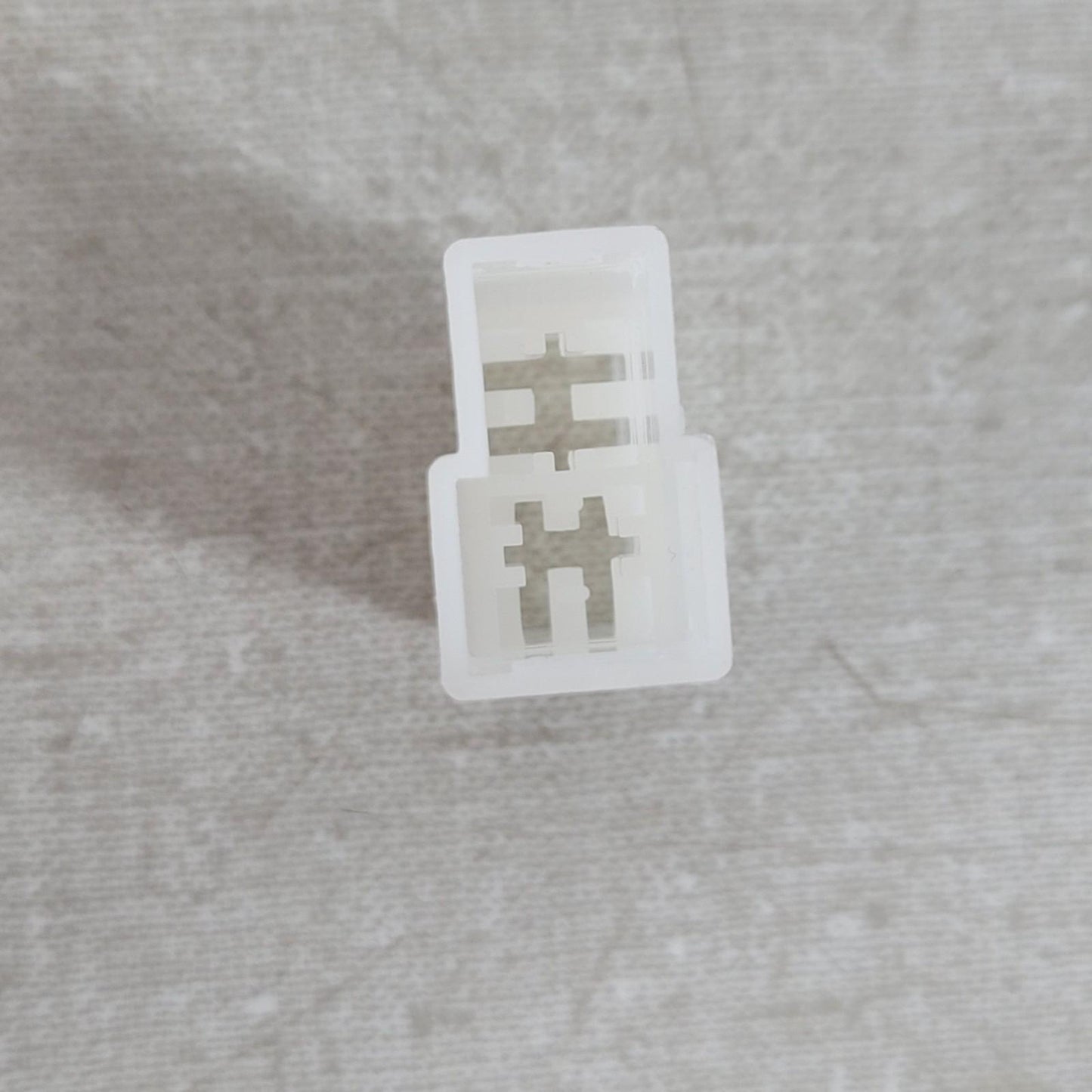 Lot of 100- TE Connectivity 180908 2-Position FASTON Housing 0.250" 6.35mm Nylon