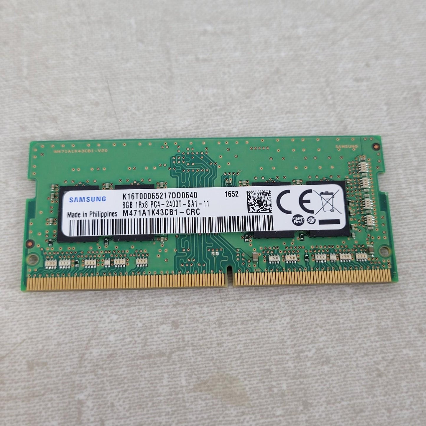 SAMSUNG Laptop RAM DDR4 Memory M471A1K43CB1-CRC 8GB 1RX8 PC4-2400T-SA1-11