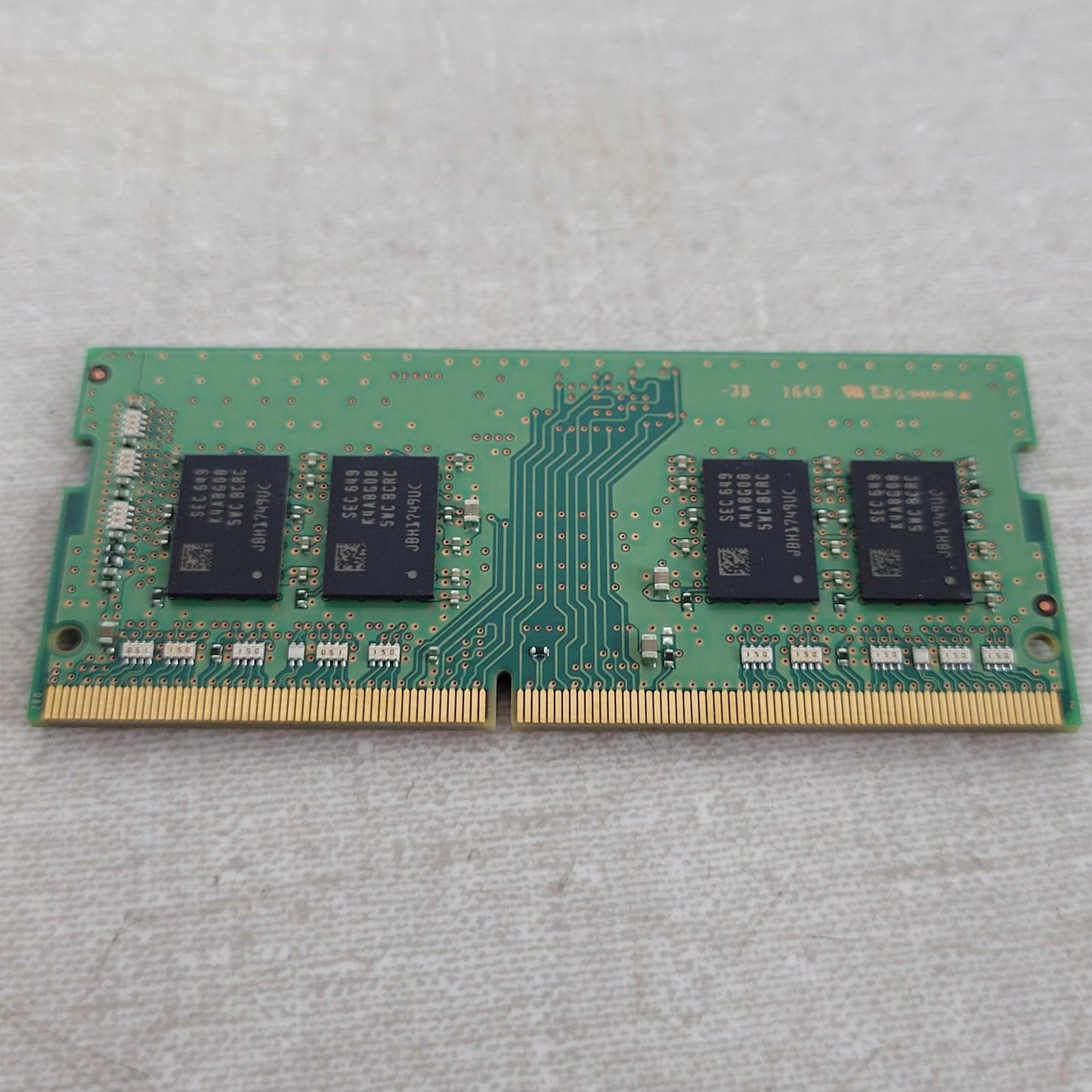 SAMSUNG Laptop RAM DDR4 Memory M471A1K43CB1-CRC 8GB 1RX8 PC4-2400T-SA1-11