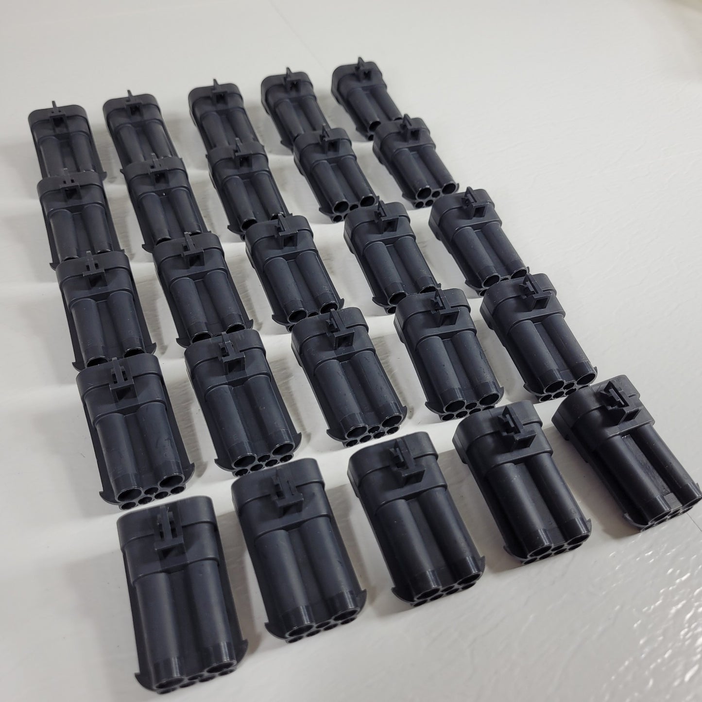 25 Pack: Aptiv Delphi 12052200 7-Pin Male Metri-Pack 150/480 Sealed Connector
