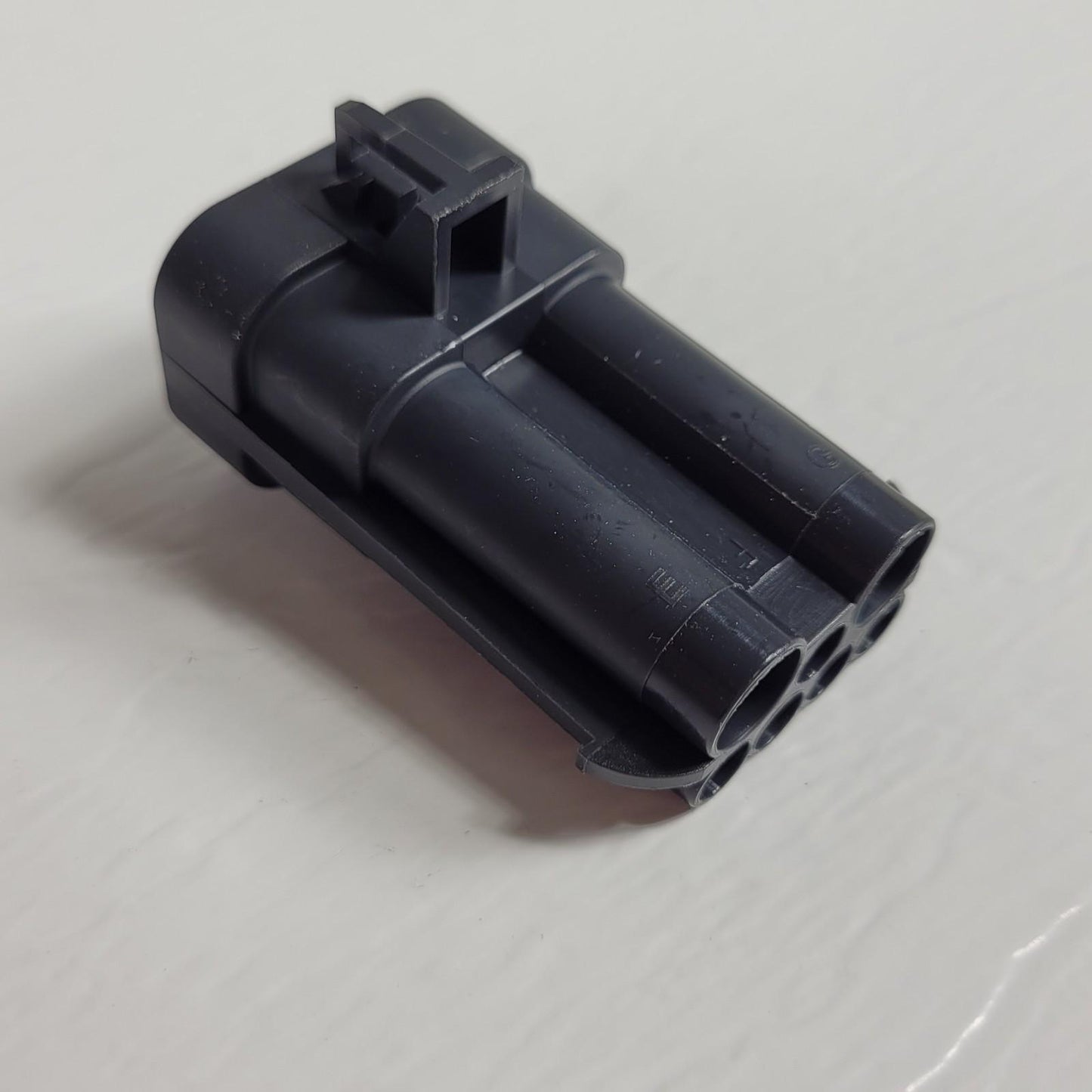 25 Pack: Aptiv Delphi 12052200 7-Pin Male Metri-Pack 150/480 Sealed Connector