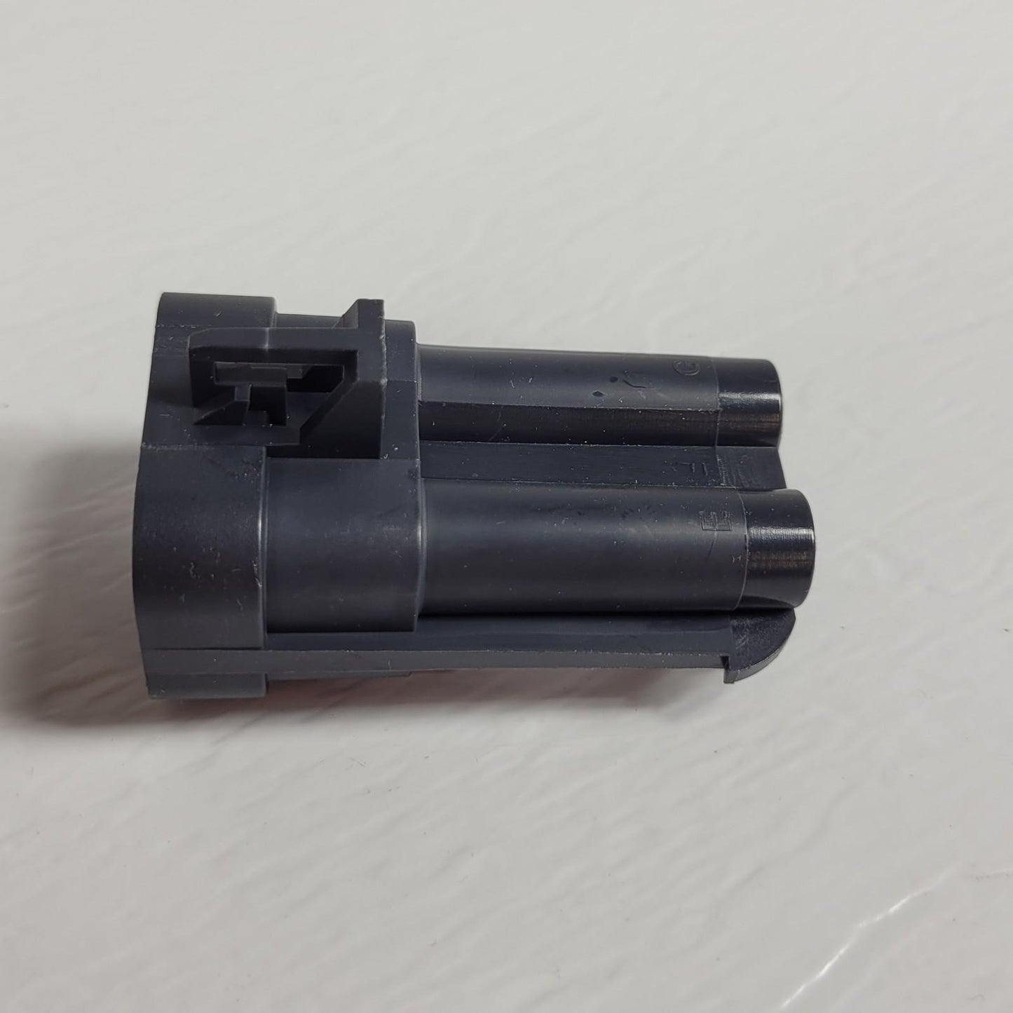 25 Pack: Aptiv Delphi 12052200 7-Pin Male Metri-Pack 150/480 Sealed Connector