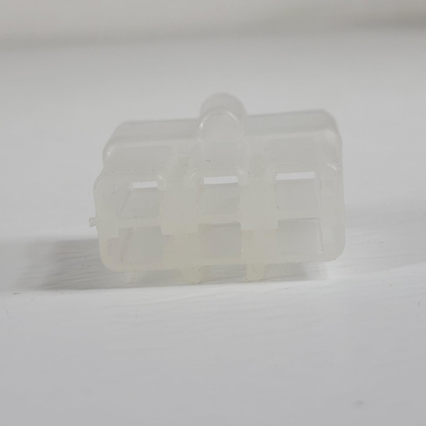 50-PACK: Delphi 2977042 Metri-Pack 6-Way Male Connector, Clear, 56 Series