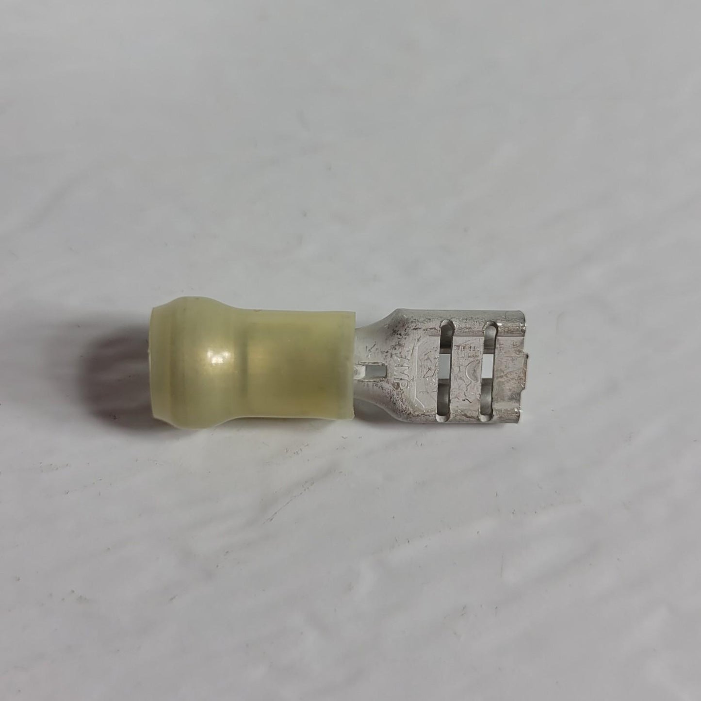 *Lot of 50* TE Connectivity 640907-1 FASTON Female Spade Terminal 22-18 AWG