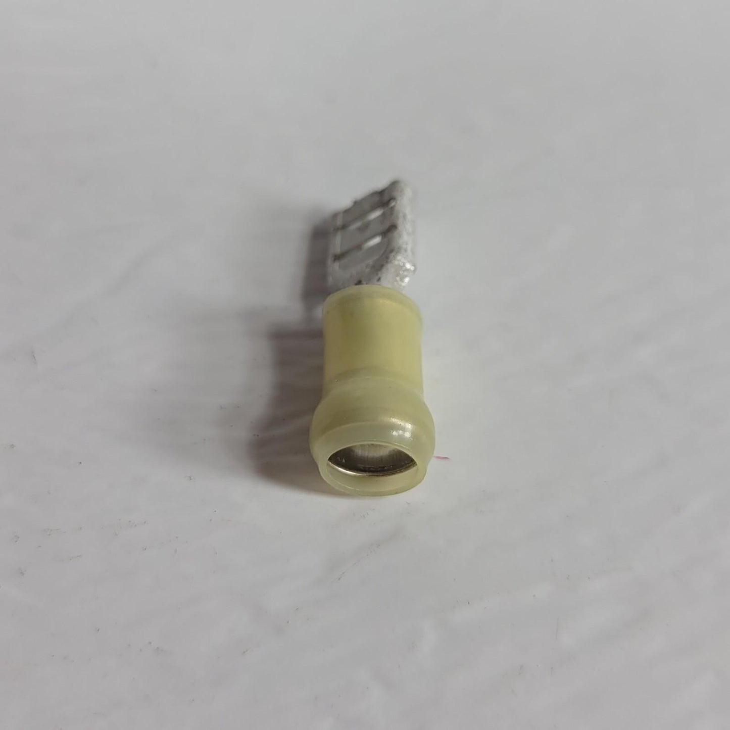 *Lot of 50* TE Connectivity 640907-1 FASTON Female Spade Terminal 22-18 AWG
