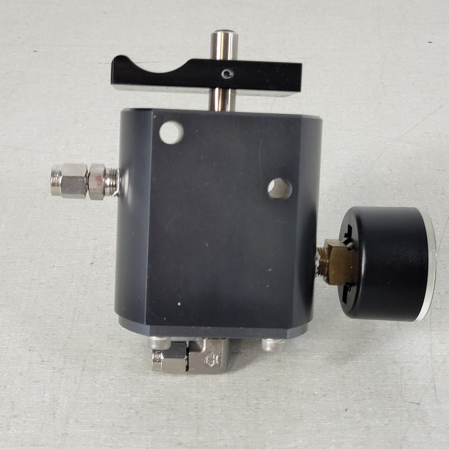 Positive Gas Supply Pressure Regulating Valve 3/8" NPT to 1/8" OD Tube 0-160psi