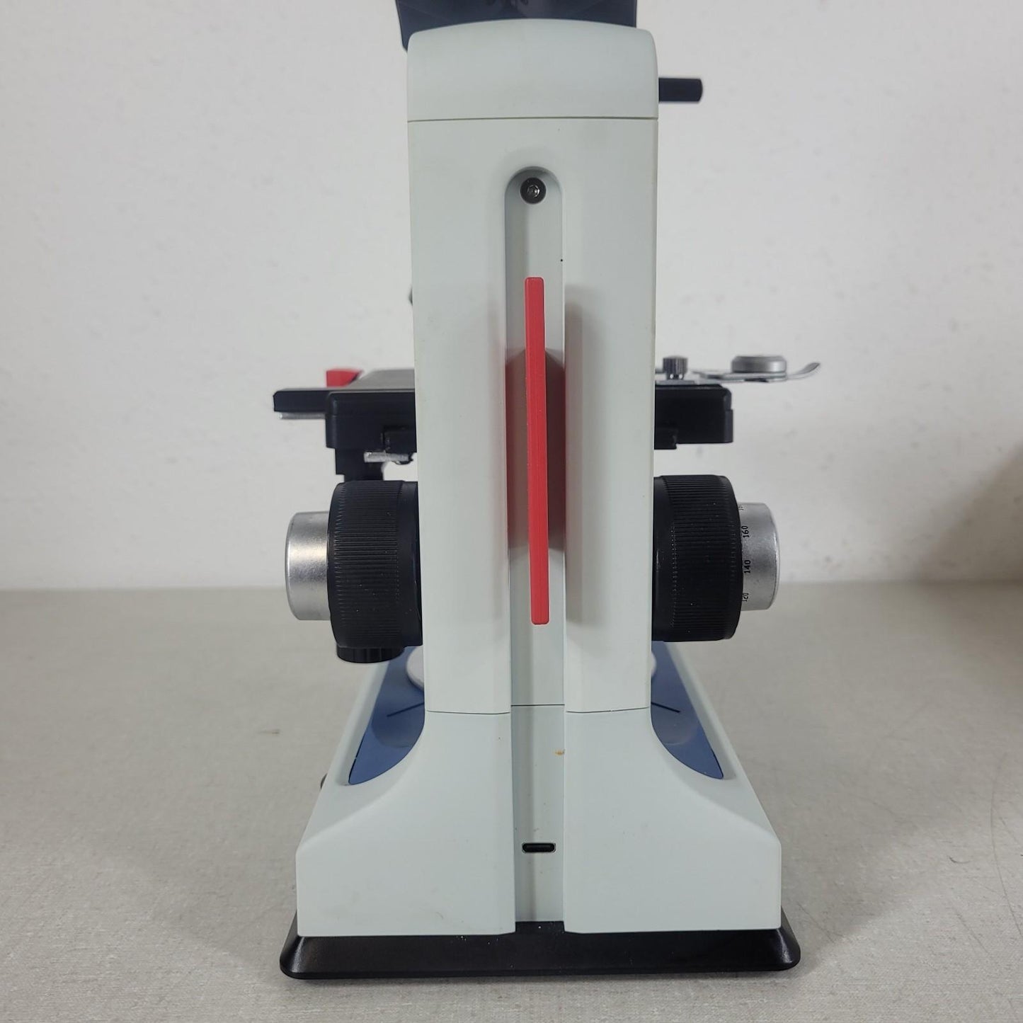 AmScope B120C-R 40X-1000X Mag Upright Compound Microscope - Missing one Eyepiece