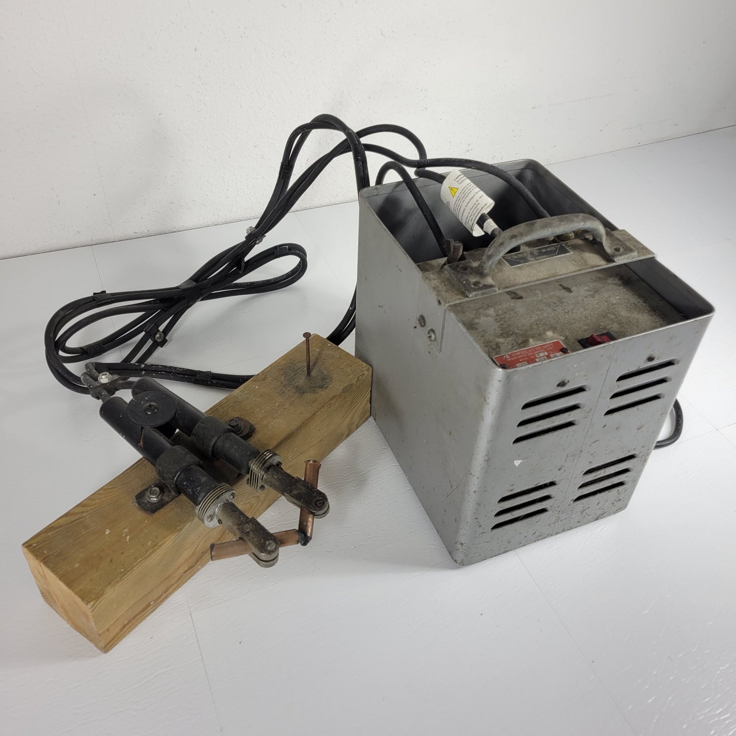 TESTED WORKS- American Beauty 105-C2 Resistance Soldering 1000W w/ Copper Lugs