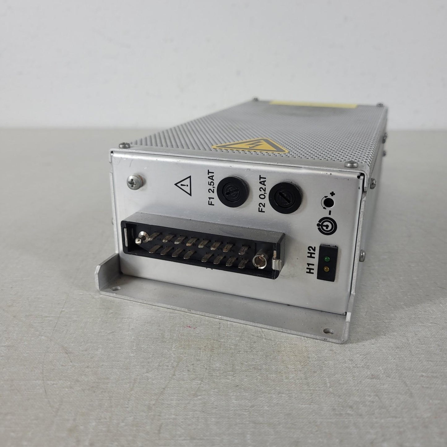 TESTED to E-7 Torr: Pfeiffer TPH240 Turbo Vacuum Pump ISO100 TCP120A Controller