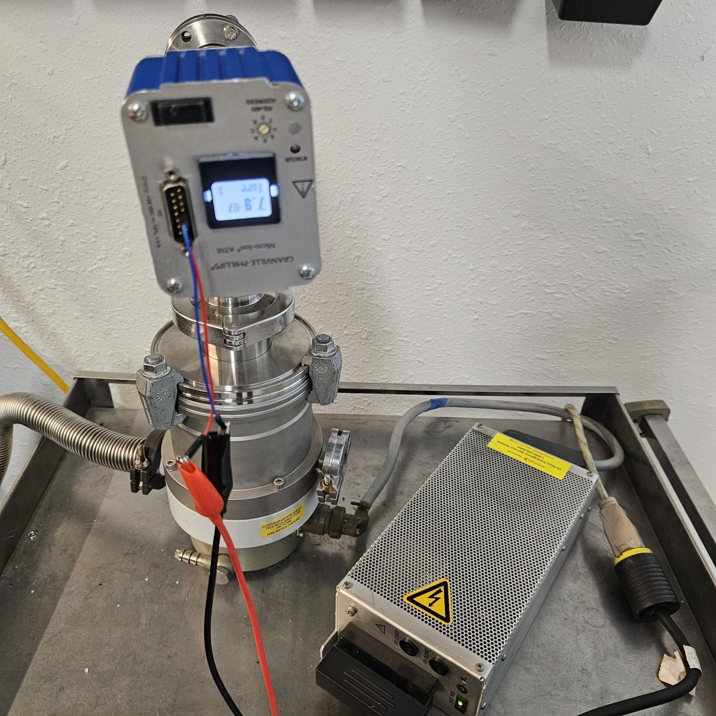 TESTED to E-7 Torr: Pfeiffer TPH240 Turbo Vacuum Pump ISO100 TCP120A Controller