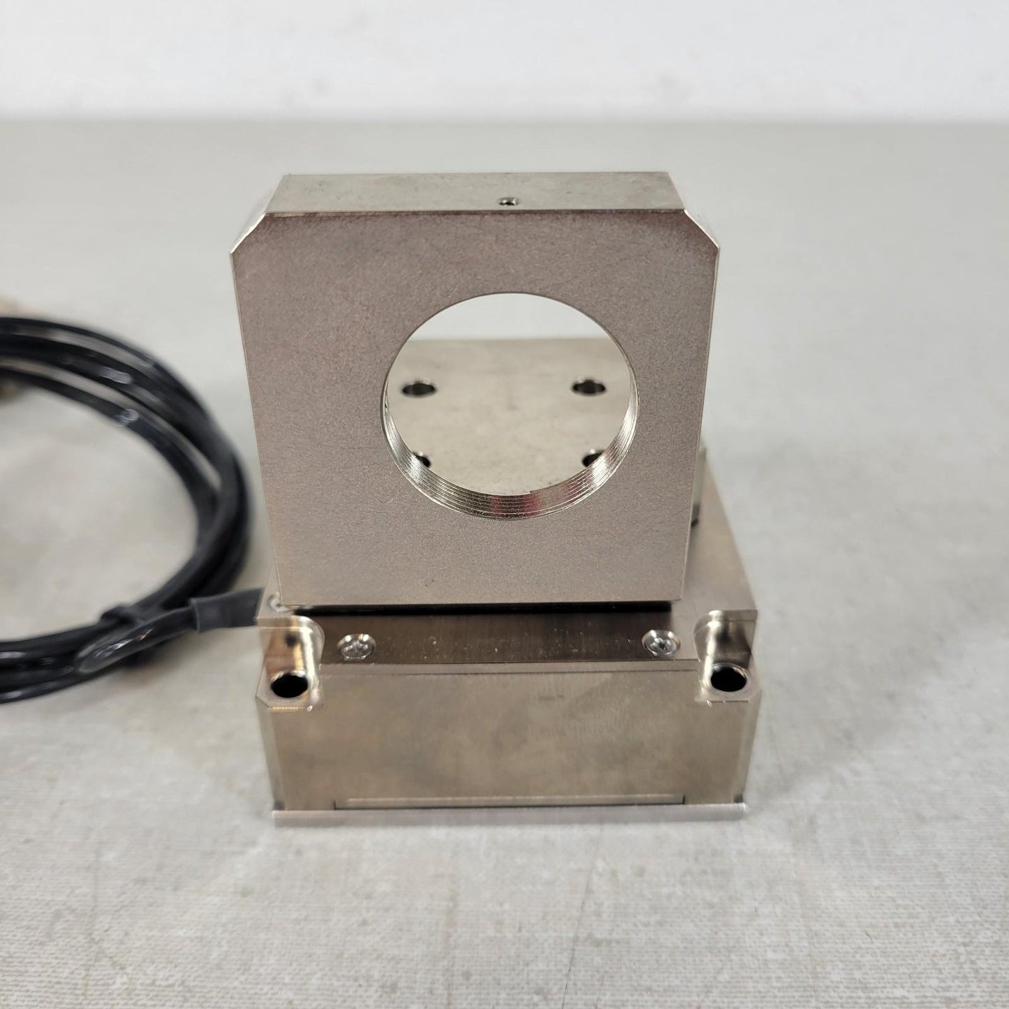 TESTED nPoint NPX60-223 Single X-Axis Piezo Nanopositioner Stage 60-90um Stroke