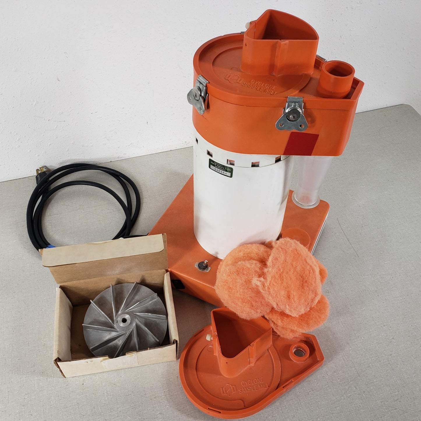 Tested Works Udy Corp Cyclone Sample Mill 3010-030 Lab Grinder w/ Acessories