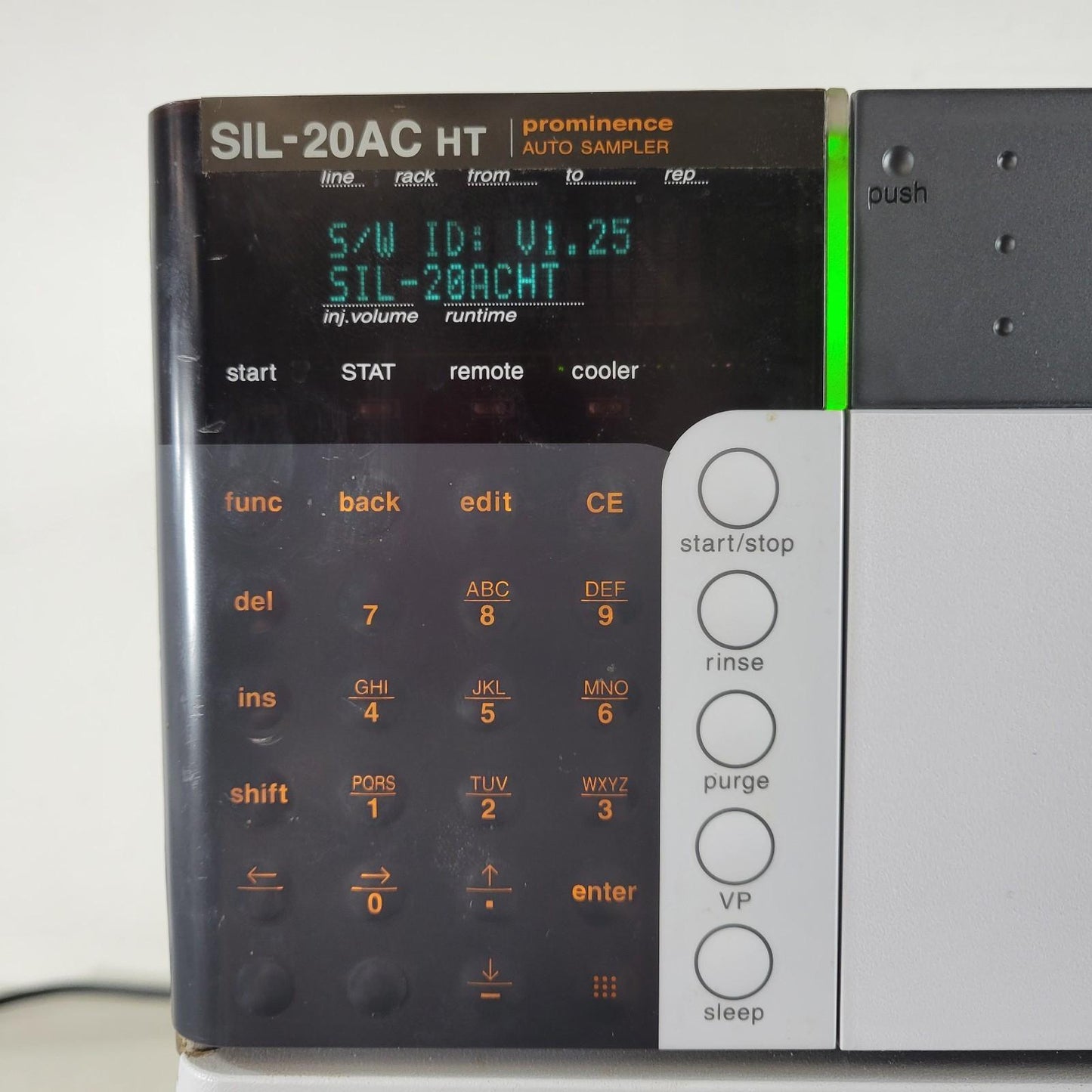 TESTED Shimadzu SIL-20AC HT 228-45133-32 Prominence Auto Sampler HPLC AS Chromat