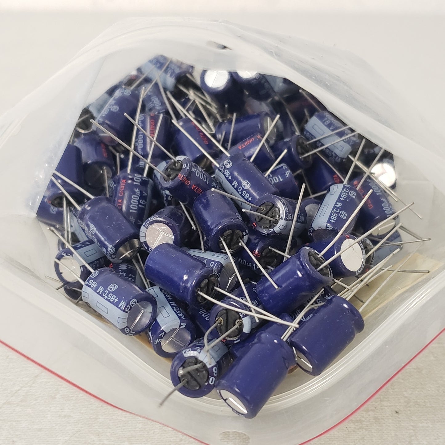 100 Unit Panasonic Capacitor 1000 µF 16 V Aluminum Electrolytic Capacitors P5142
