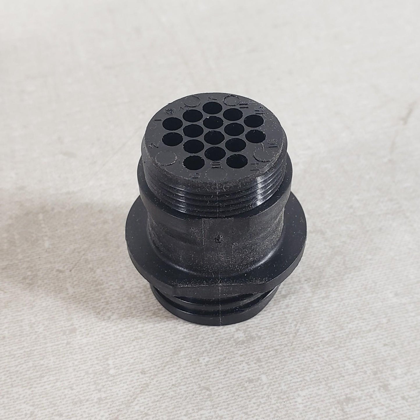 2-Pack AMP 206036-3 16-Position Circular Connector Receptacle Free Hanging