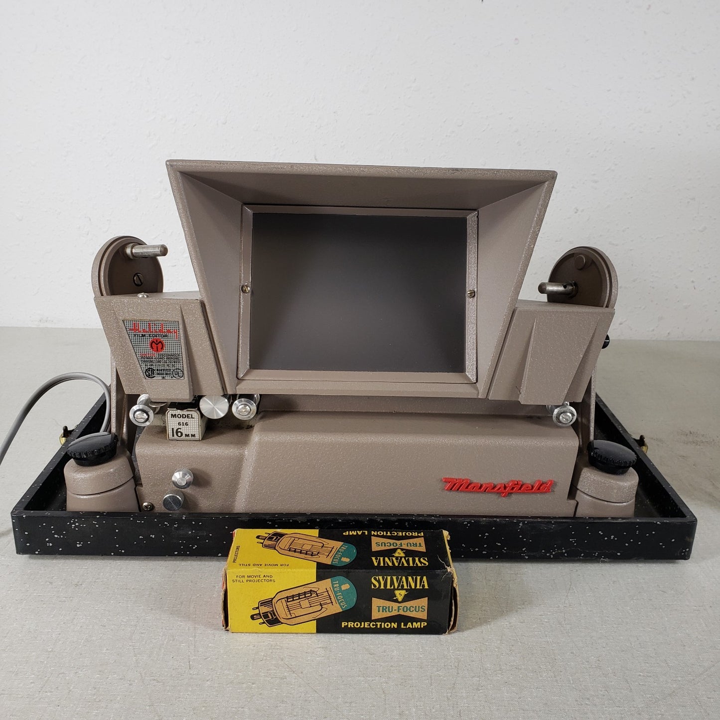 MANSFIELD INDUSTRIES 616 Vintage 50s Holiday Film Editor 16mm with Carrying Case