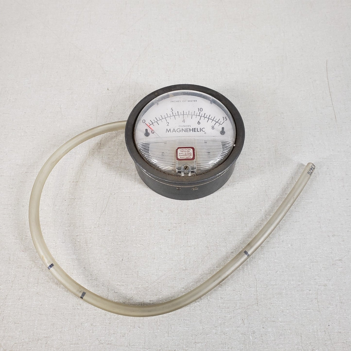 DWYER INSTRUMENTS Magnehelic Differential Pressure Gage 15 Inches Water 8 Ounces