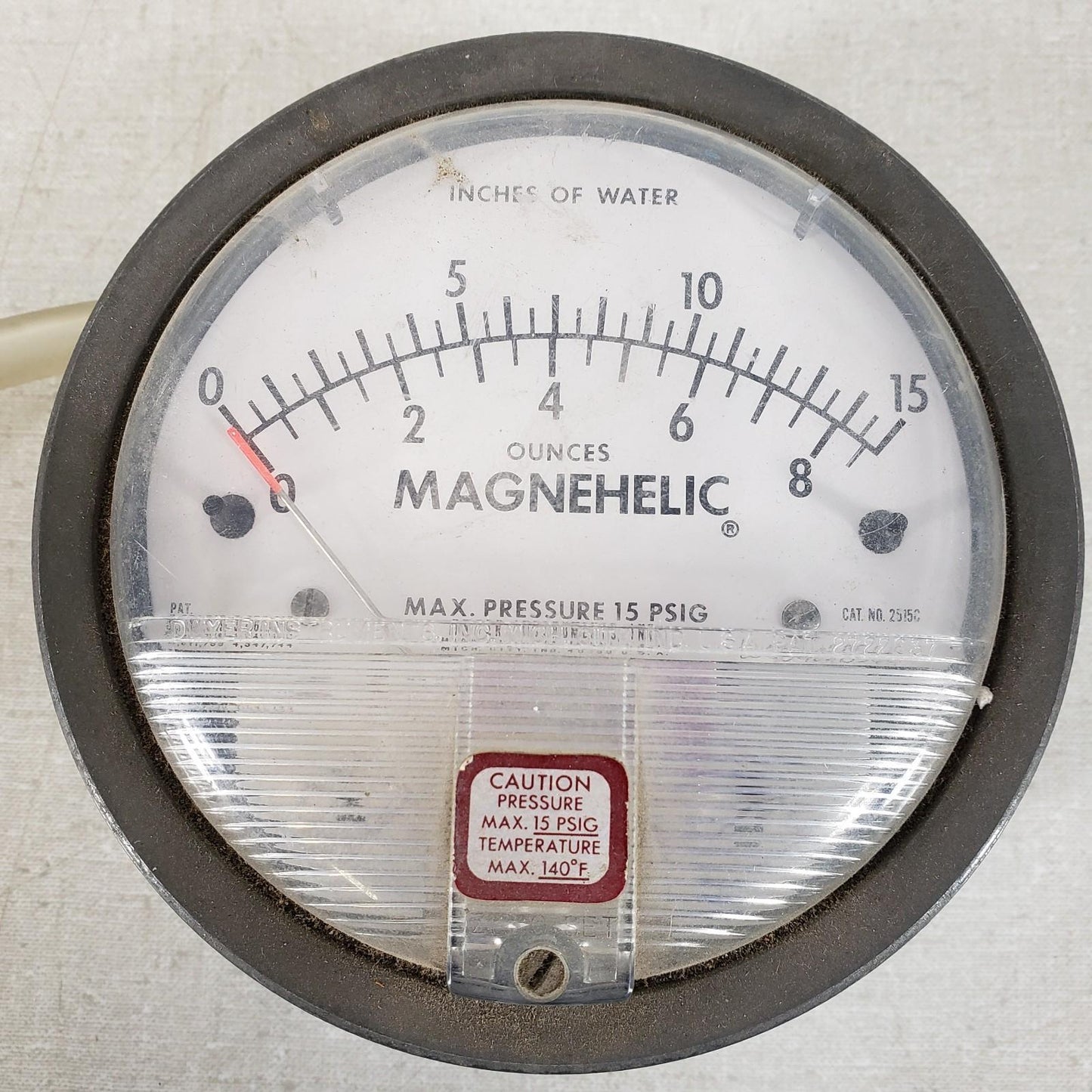 DWYER INSTRUMENTS Magnehelic Differential Pressure Gage 15 Inches Water 8 Ounces