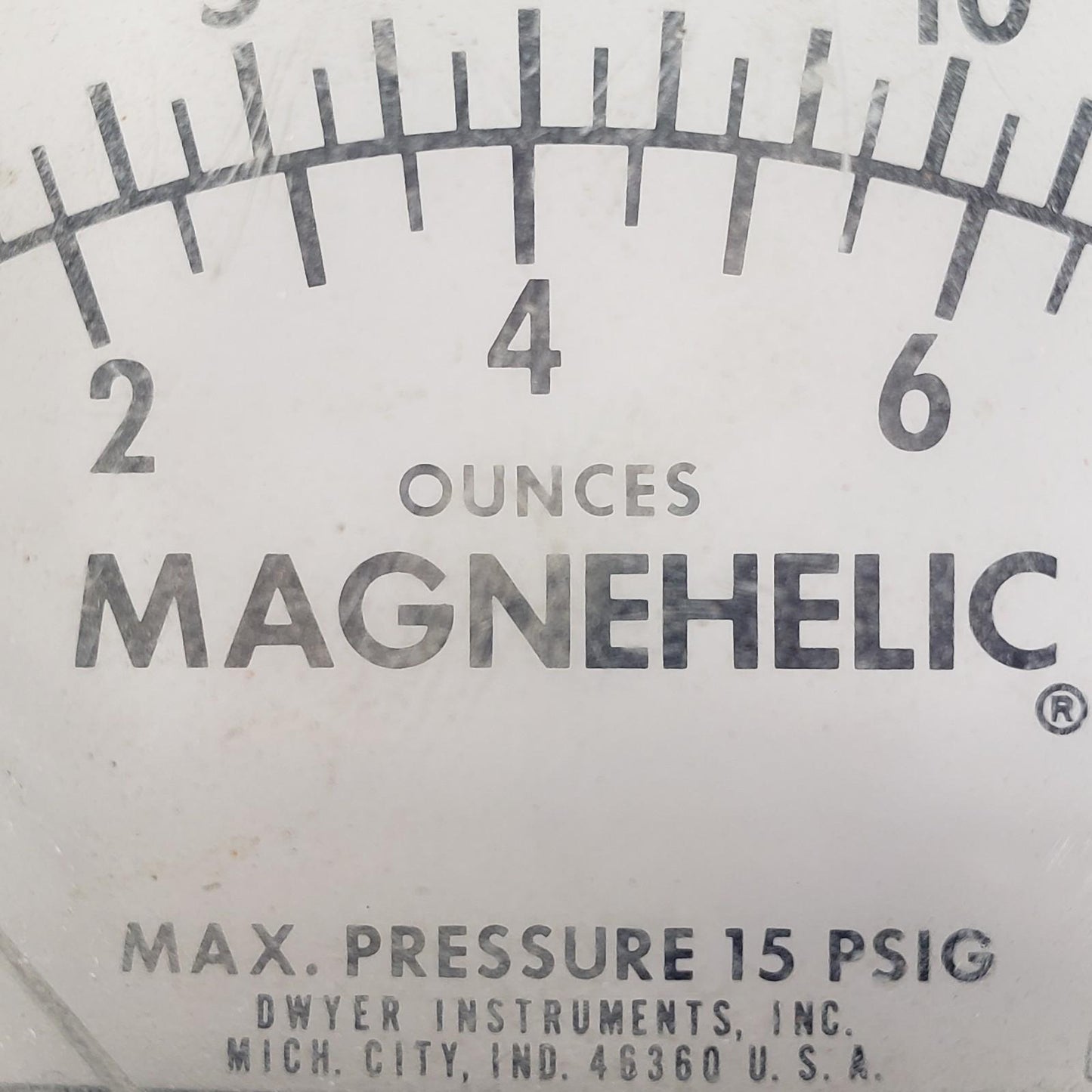 DWYER INSTRUMENTS Magnehelic Differential Pressure Gage 15 Inches Water 8 Ounces