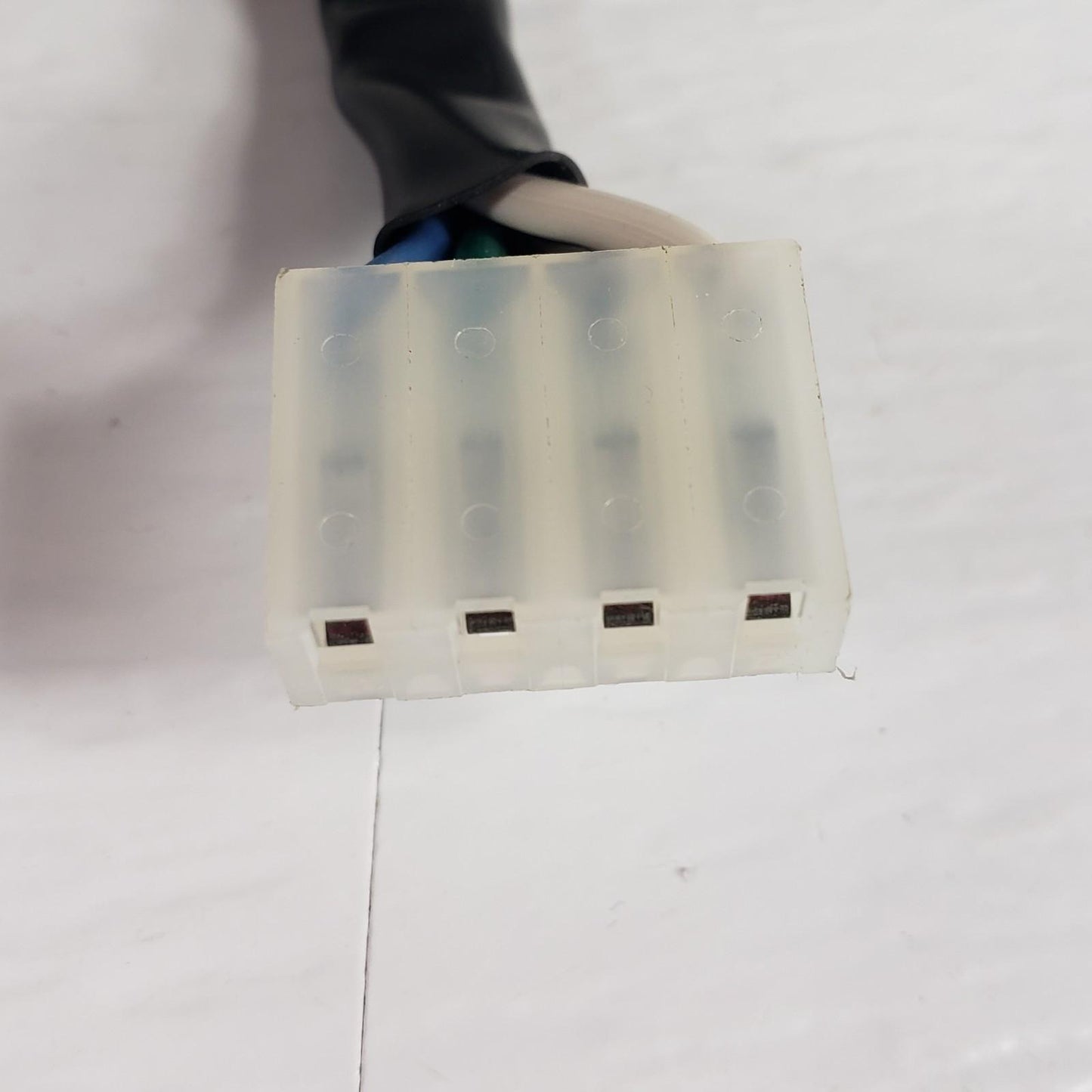 Edwin Gaynor LH0901/709-7 Socket-to-4 pin Socket Cable for a Millipore Lamp