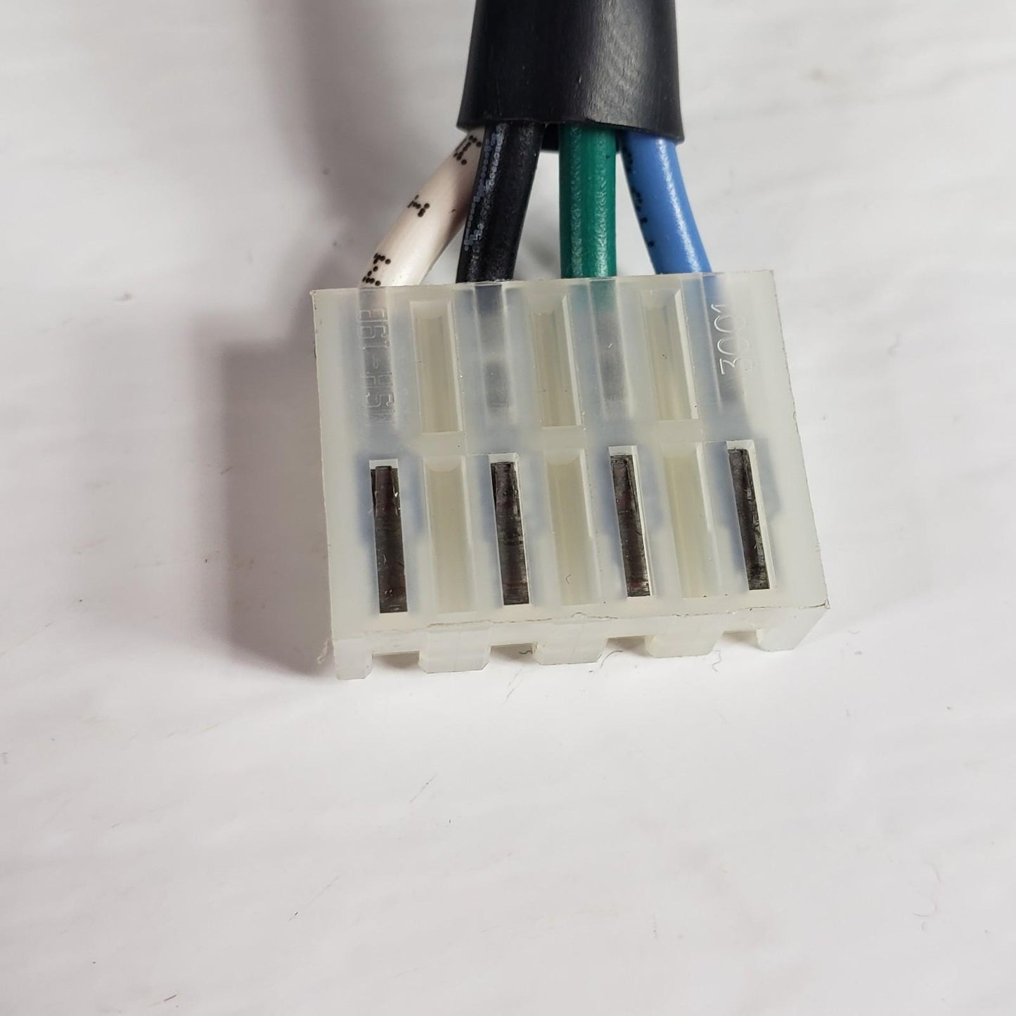 Edwin Gaynor LH0901/709-7 Socket-to-4 pin Socket Cable for a Millipore Lamp