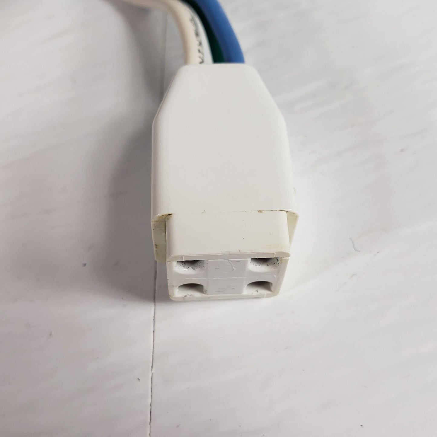 Edwin Gaynor LH0901/709-7 Socket-to-4 pin Socket Cable for a Millipore Lamp