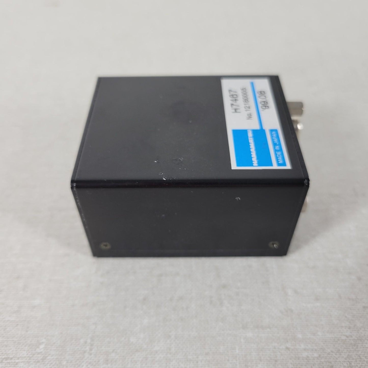Hamamatsu H7467 Internal CPU/IF Photon Counting Head 300-650nm w/RS232 Connector