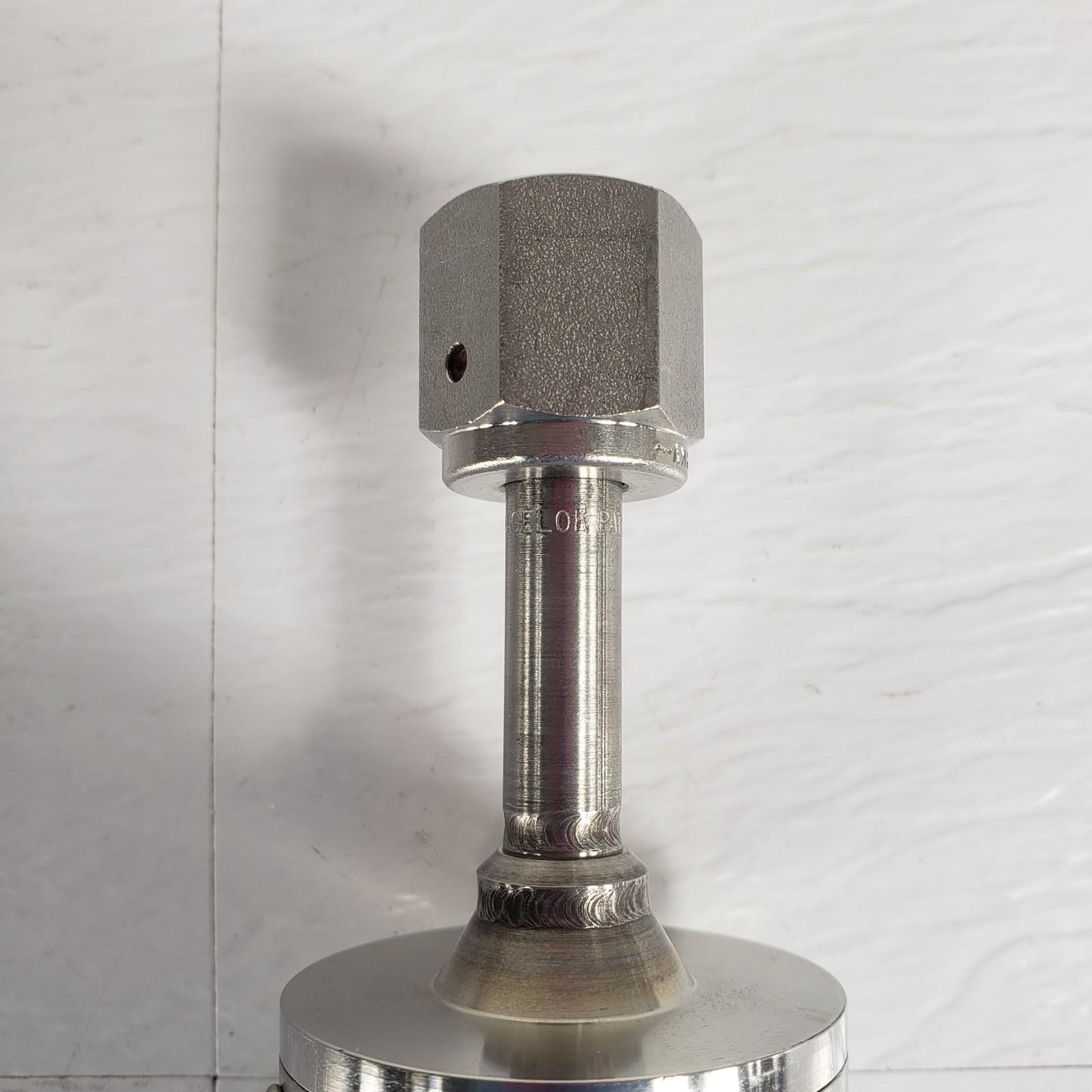 TESTED MKS 901P-42 Loadlock Vacuum Transducer Wide Range Vac Gauge 1/4" VCR