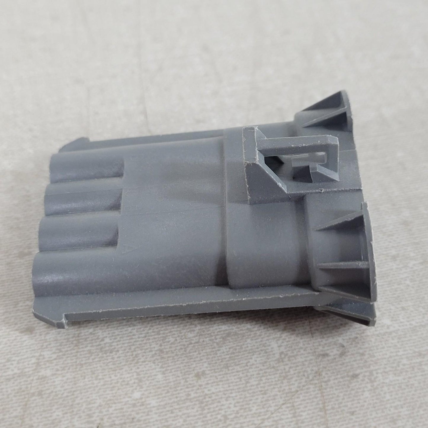 20 Units Delphi Aptiv Automotive Connector Housing Electrical Socket 15324063