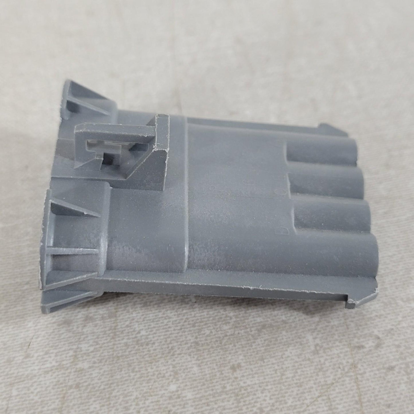 20 Units Delphi Aptiv Automotive Connector Housing Electrical Socket 15324063