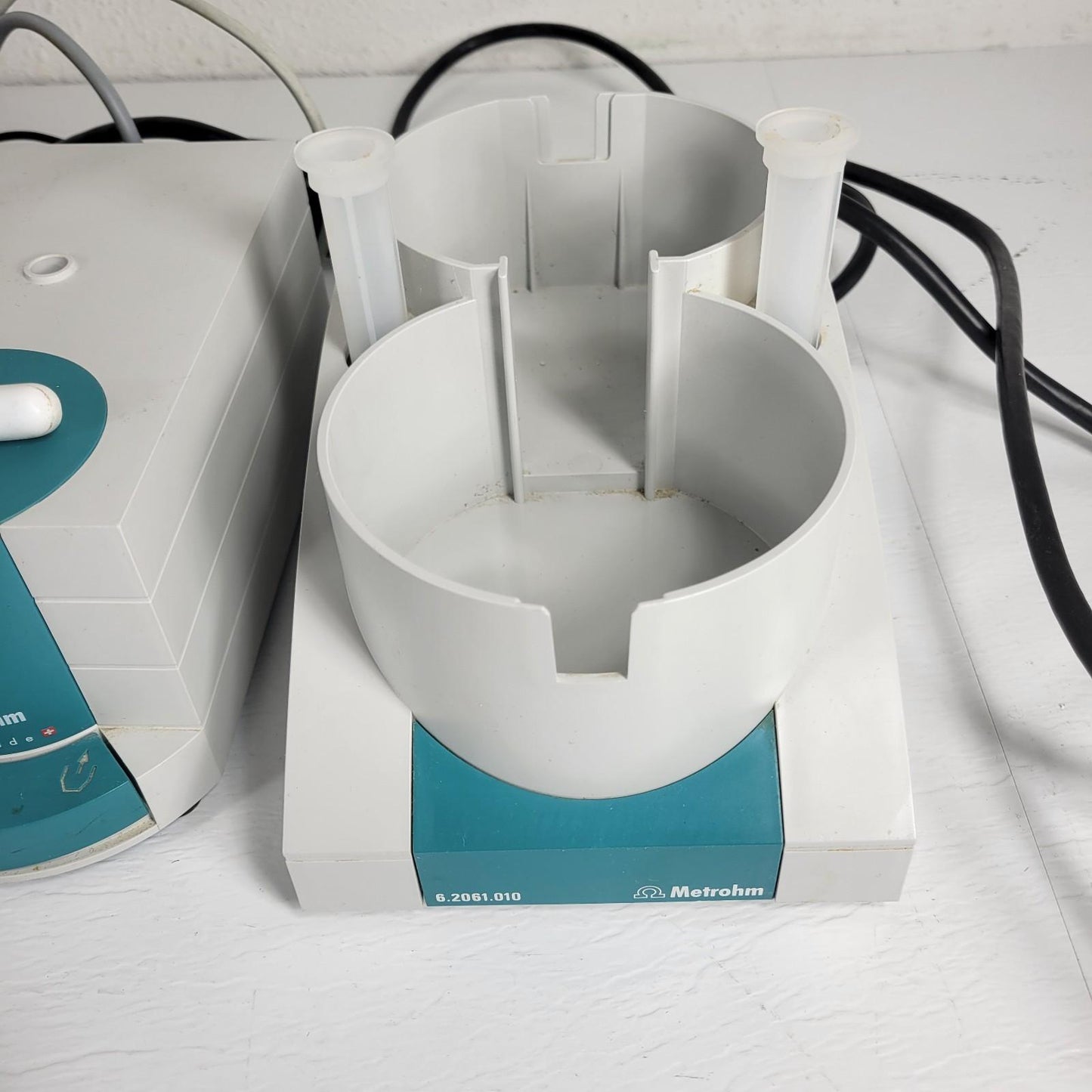 Metrohm 885 Compact Oven SC w/ 899 Coulometer and 803 Ti Stand Titration System