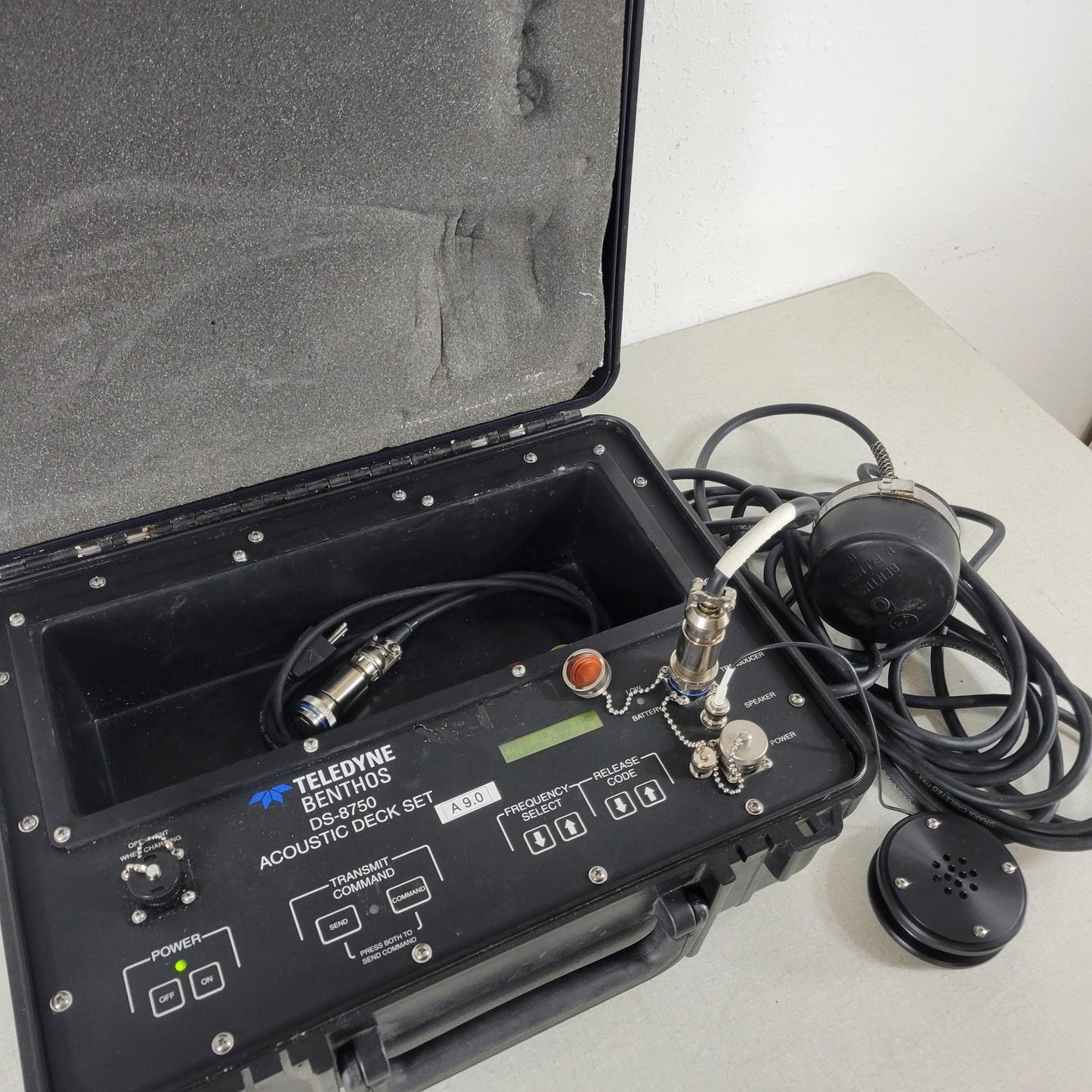 TESTED: Teledyne Benthos DS-8750 Acoustic Deck Set Underwater Release Controller