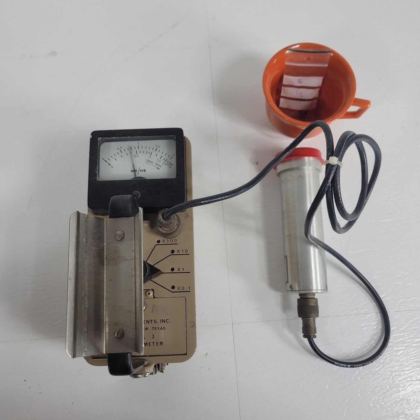 TESTED Ludlum Model 3 Survey Meter Geiger Counter Radiation Detector w/ 44-7