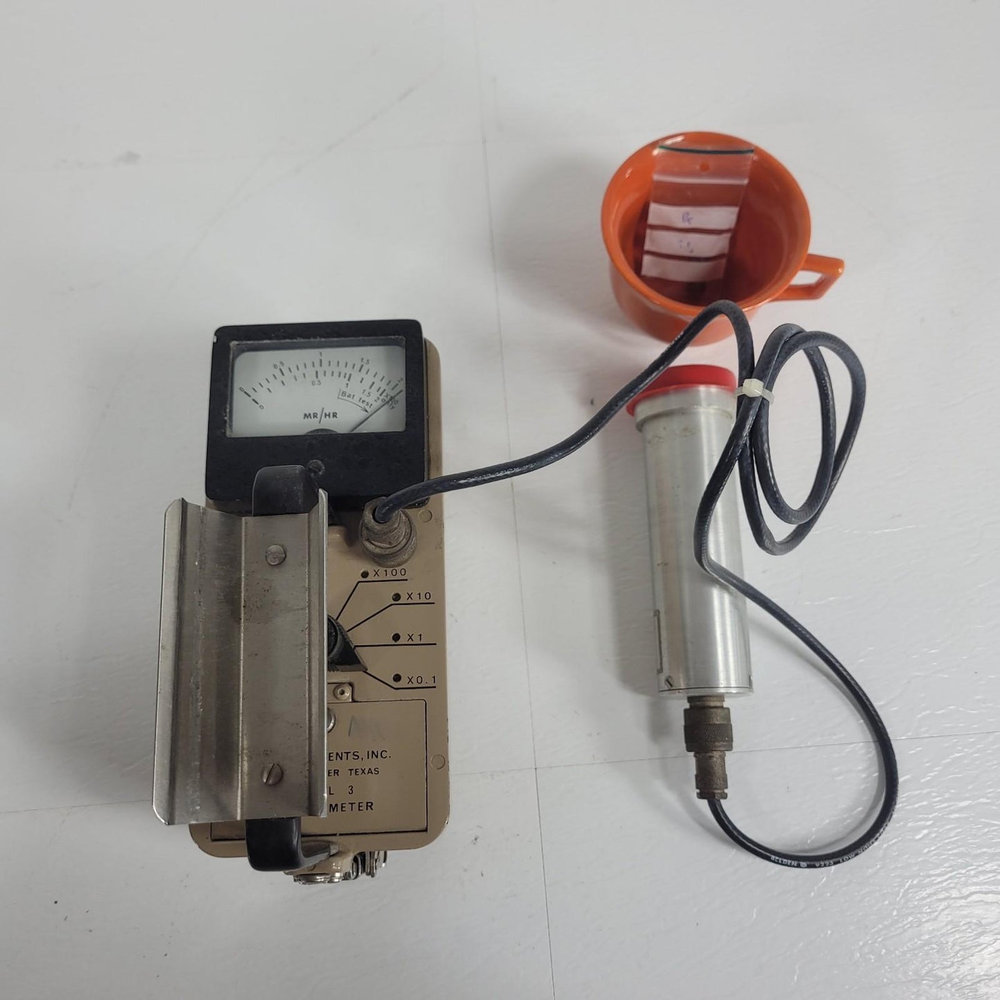 TESTED Ludlum Model 3 Survey Meter Geiger Counter Radiation Detector w/ 44-7