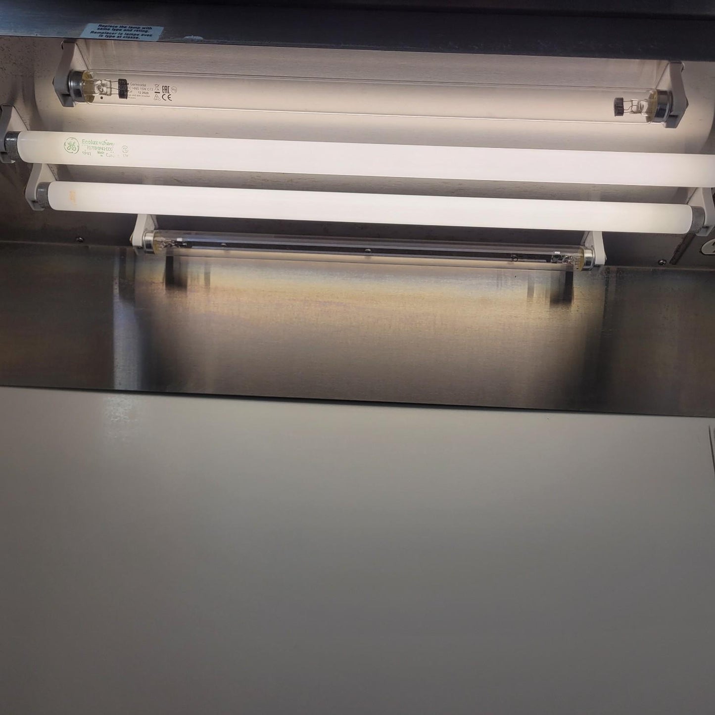 C.B.S Scientific P-036-202 36" PCR Workstation Dead Air Box UV Fluorescent